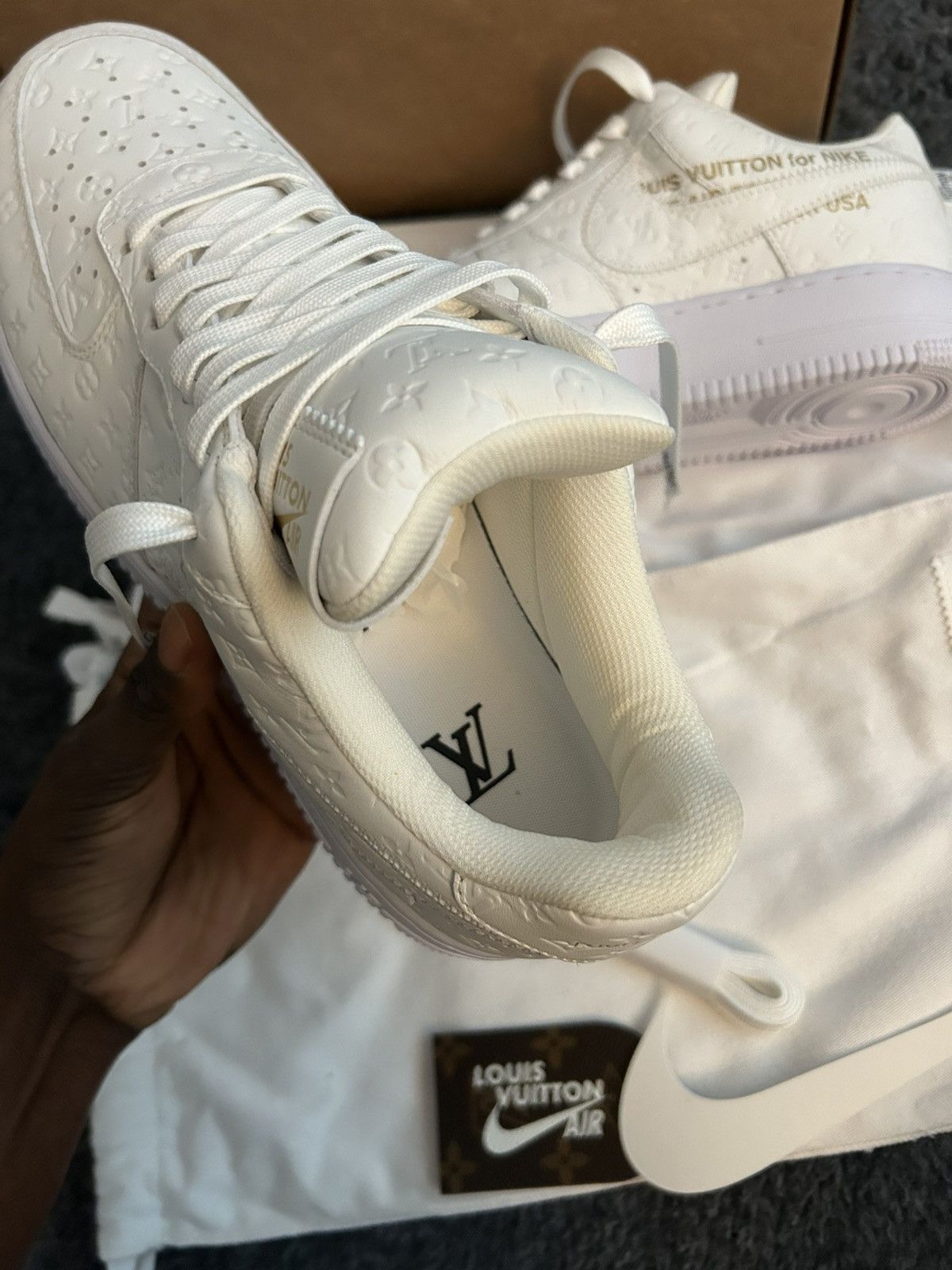Louis Vuitton Louis Vuitton Nike White Monogram Low Top Air Force 1 Size US 9 / EU 42 - 9 Thumbnail