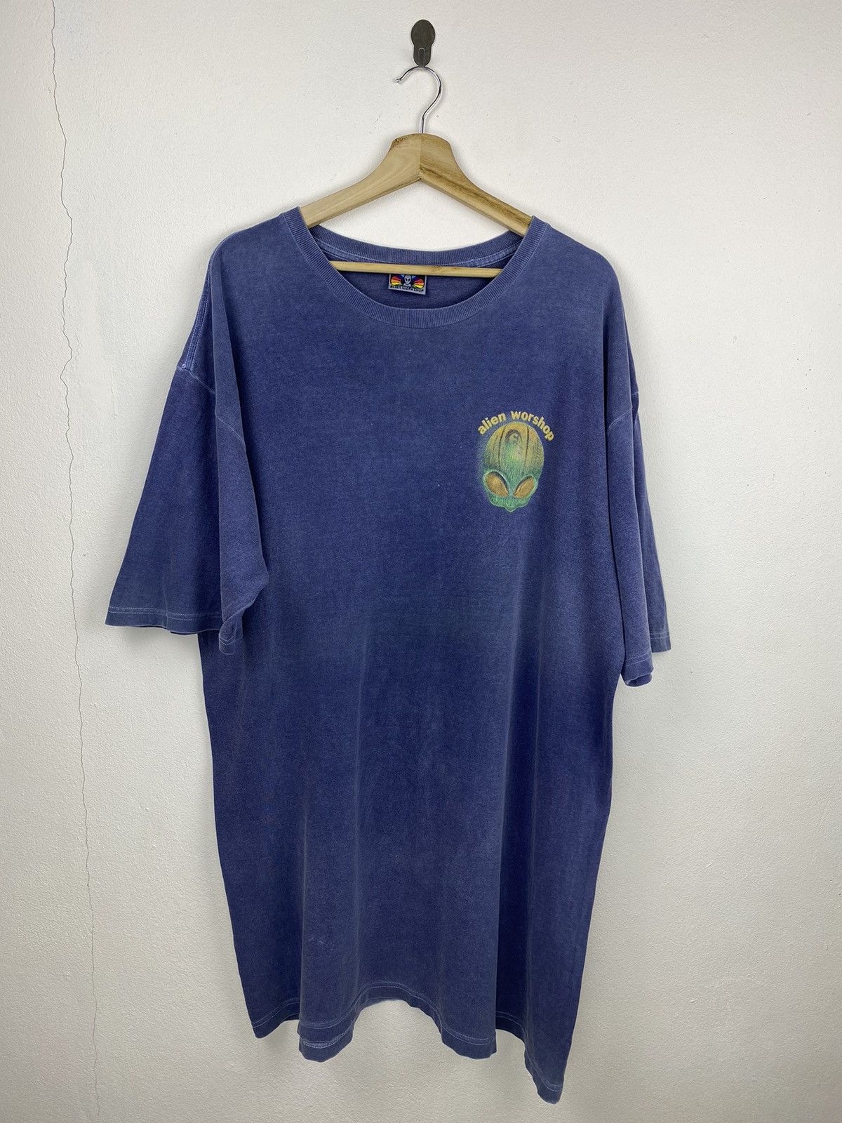 Alien Workshop Rare! Vintage 90s ALIEN WORKSHOP Ripoff NBA Sunfaded Tee Size US XL / EU 56 / 4 - 2 Thumbnail