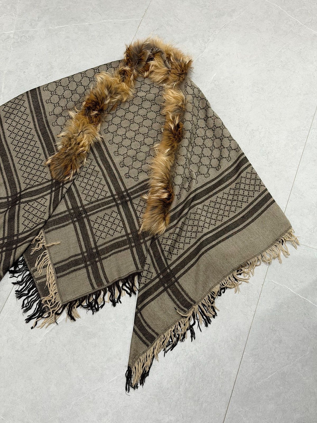 Gucci GUCCI 2007 Fur Monogram Scarf Frida Giannini Demna Nettspend Size ONE SIZE - 13 Thumbnail