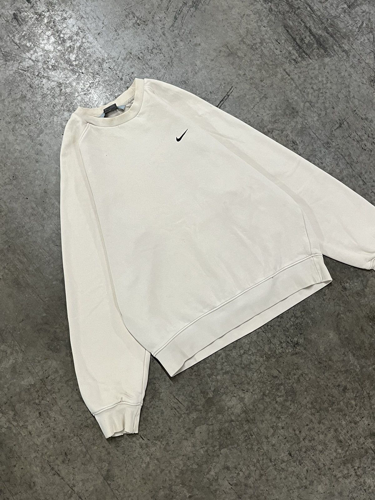 Nike × Vintage Nike essential side swoosh y2k cream crewneck streetwear Size US M / EU 48-50 / 2 - 3 Thumbnail