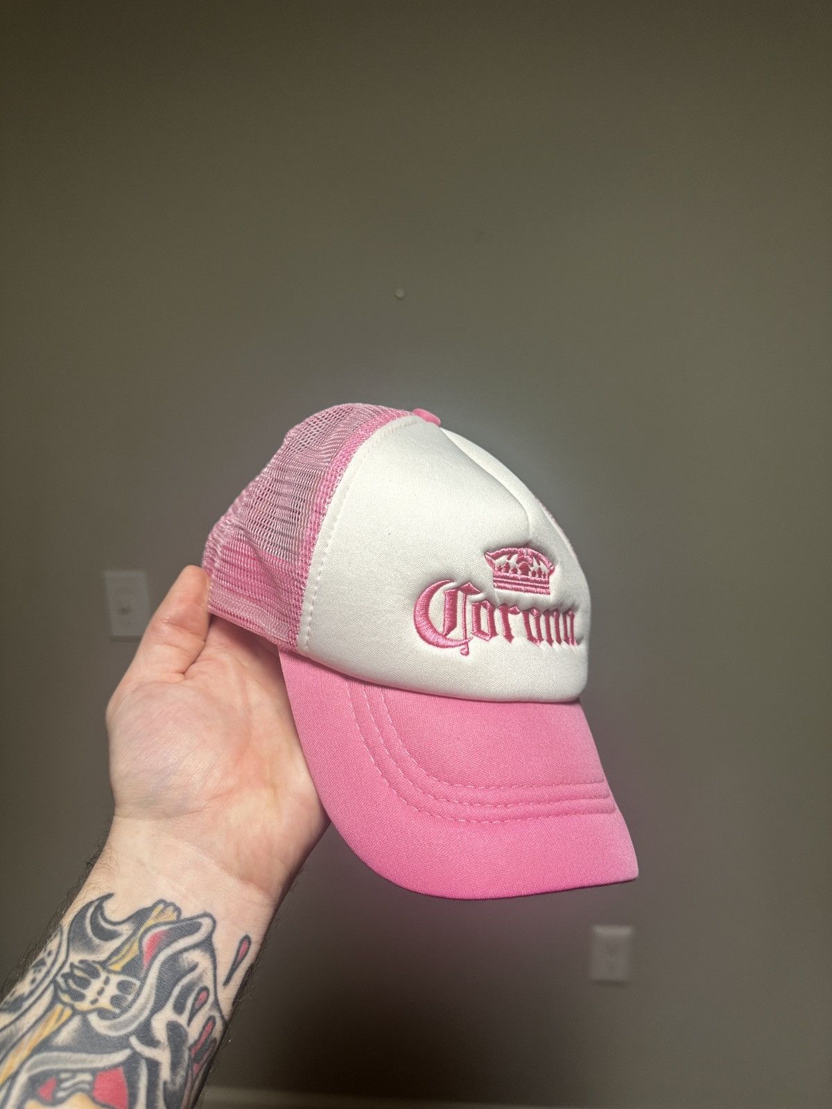 Vintage Y2K Corona Trucker Hat (Pink/White) Size ONE SIZE - 2 Thumbnail