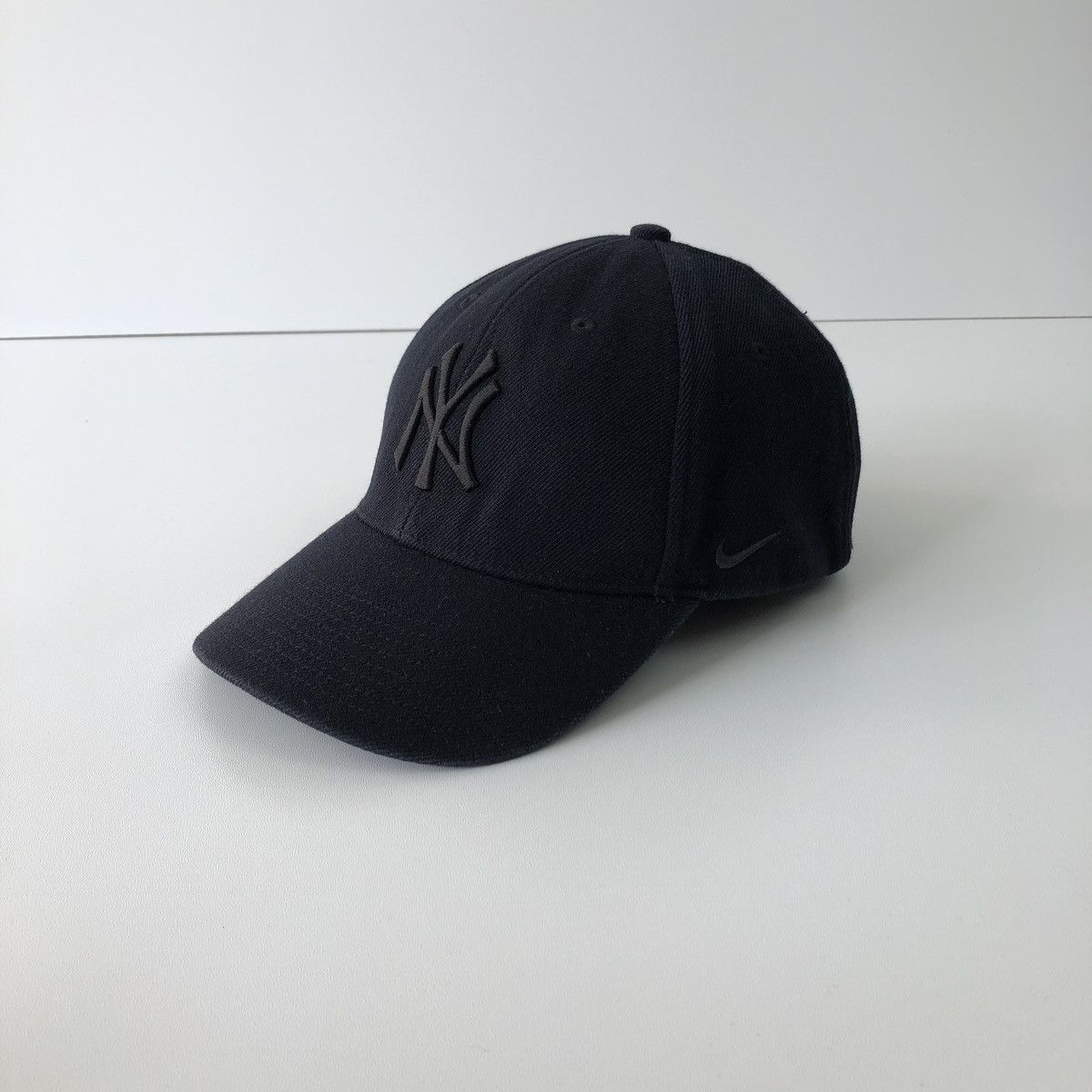 New York Yankees Nike Team NY 05’ New York Yankees Vintage Wool Cap Black Size ONE SIZE - 1 Thumbnail