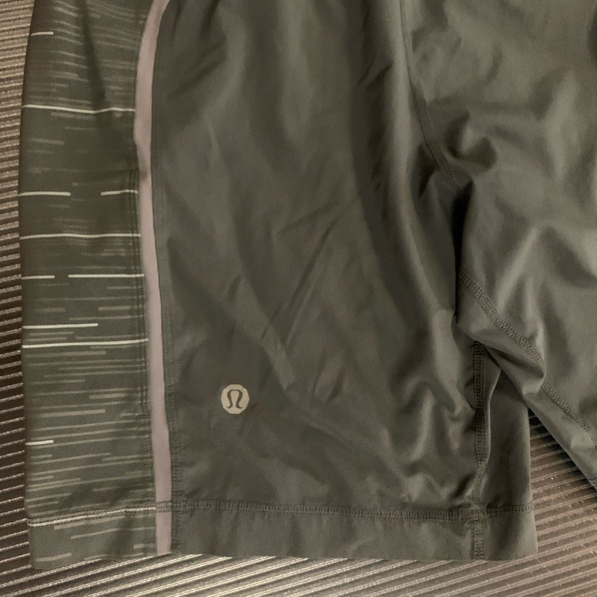 Lululemon Lululemon grey pace breaker lined 9” shorts XL Size US 38 / EU 54 - 2 Thumbnail