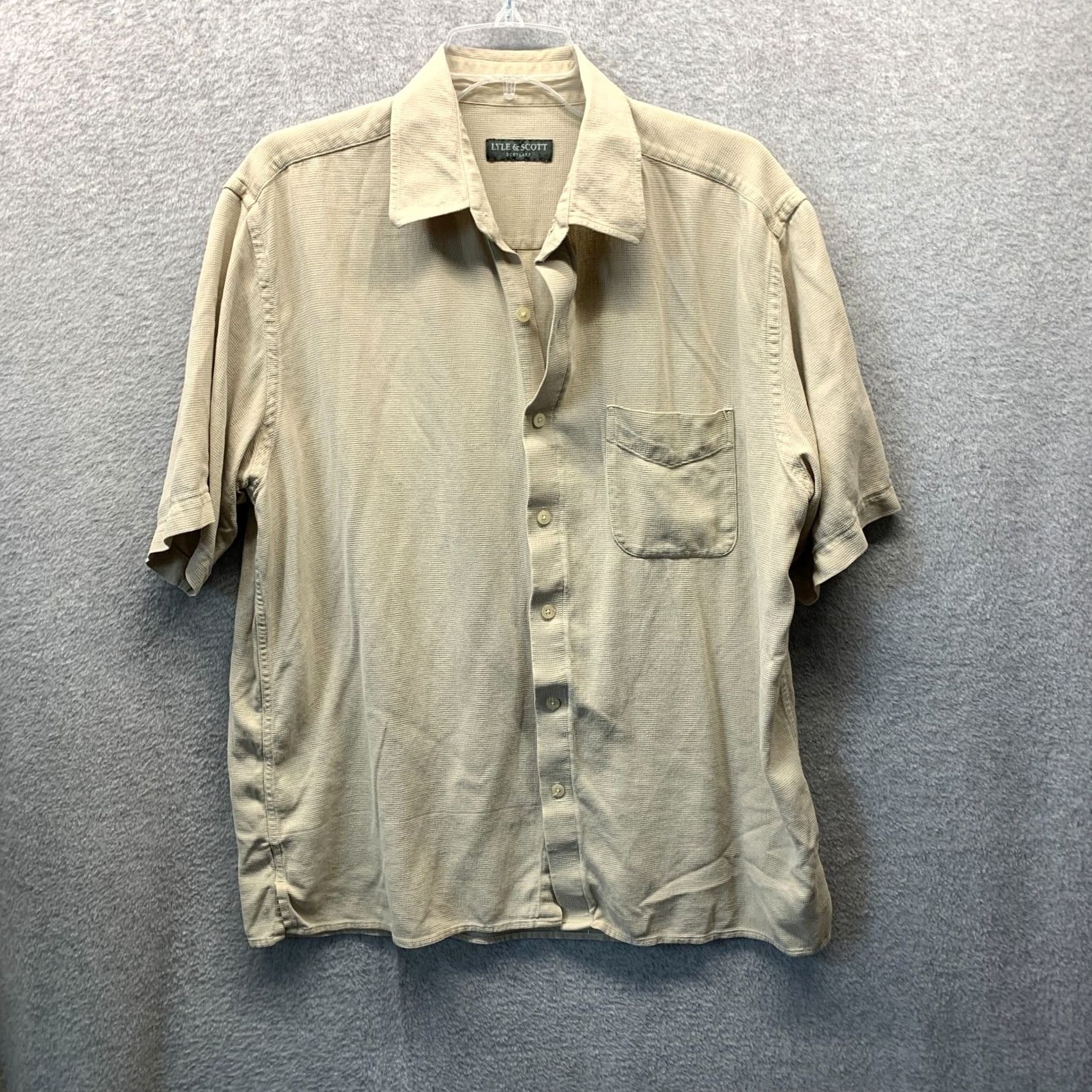 Lyle & Scott Lyle & Scott Shirt Adult Large Brown Button Up Mens 100% Silk Hawaiian Casual Size US L / EU 52-54 / 3 - 2 Thumbnail