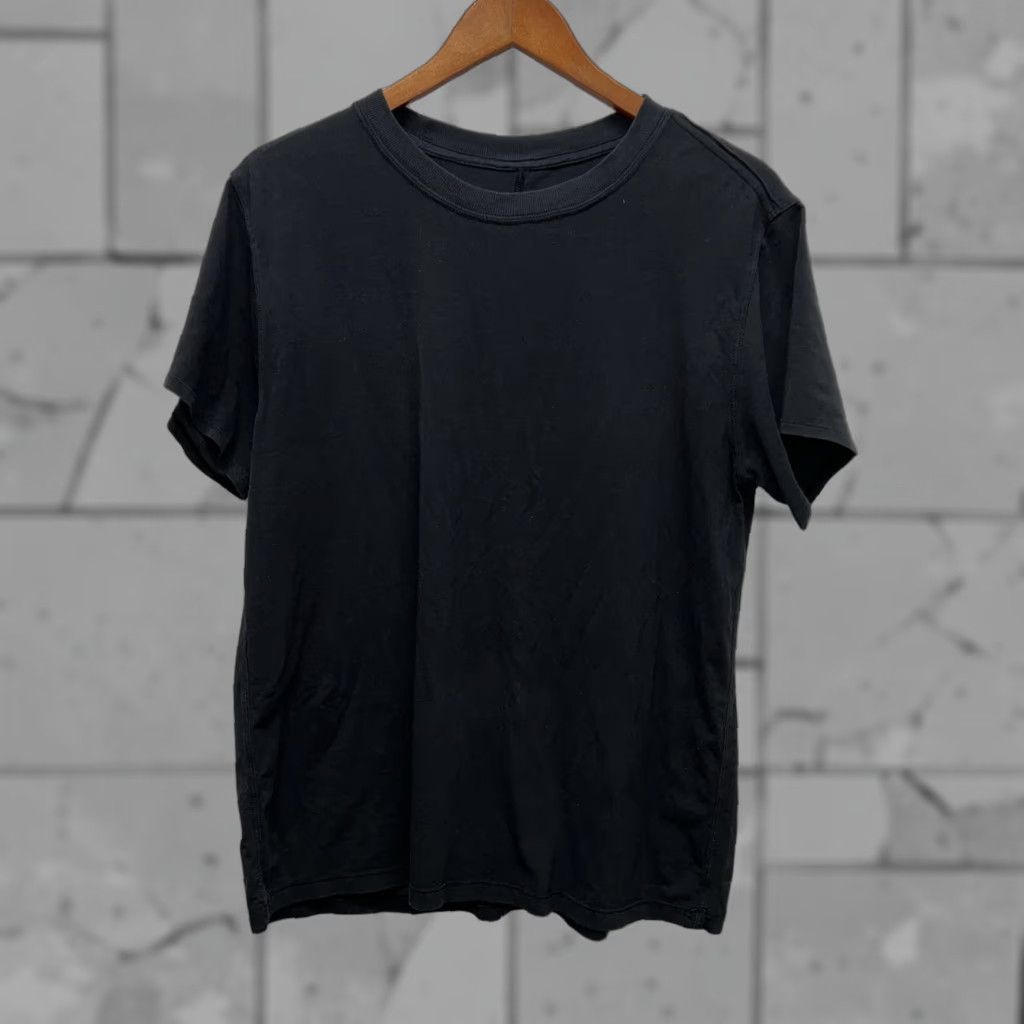 Lululemon VINTAGE Lululemon Men's Athletic T-Shirt Size M Black Sportswear Mens Size US M / EU 48-50 / 2 - 1 Thumbnail