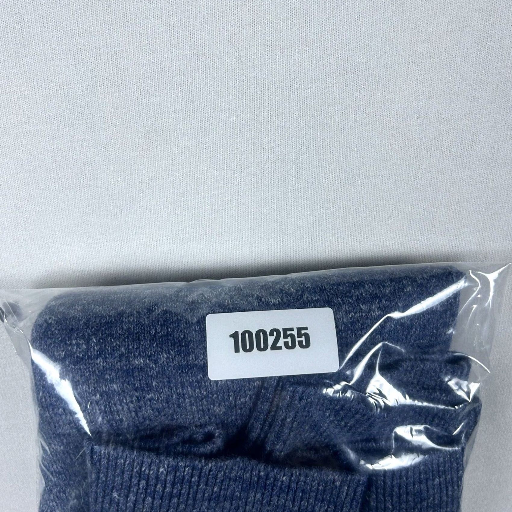 Gap Gap Men Blue V-Neck Lightweight Cotton Blend Sweater M Long Sleeve Pullover Knit Shirt Size US M / EU 48-50 / 2 - 8 Thumbnail