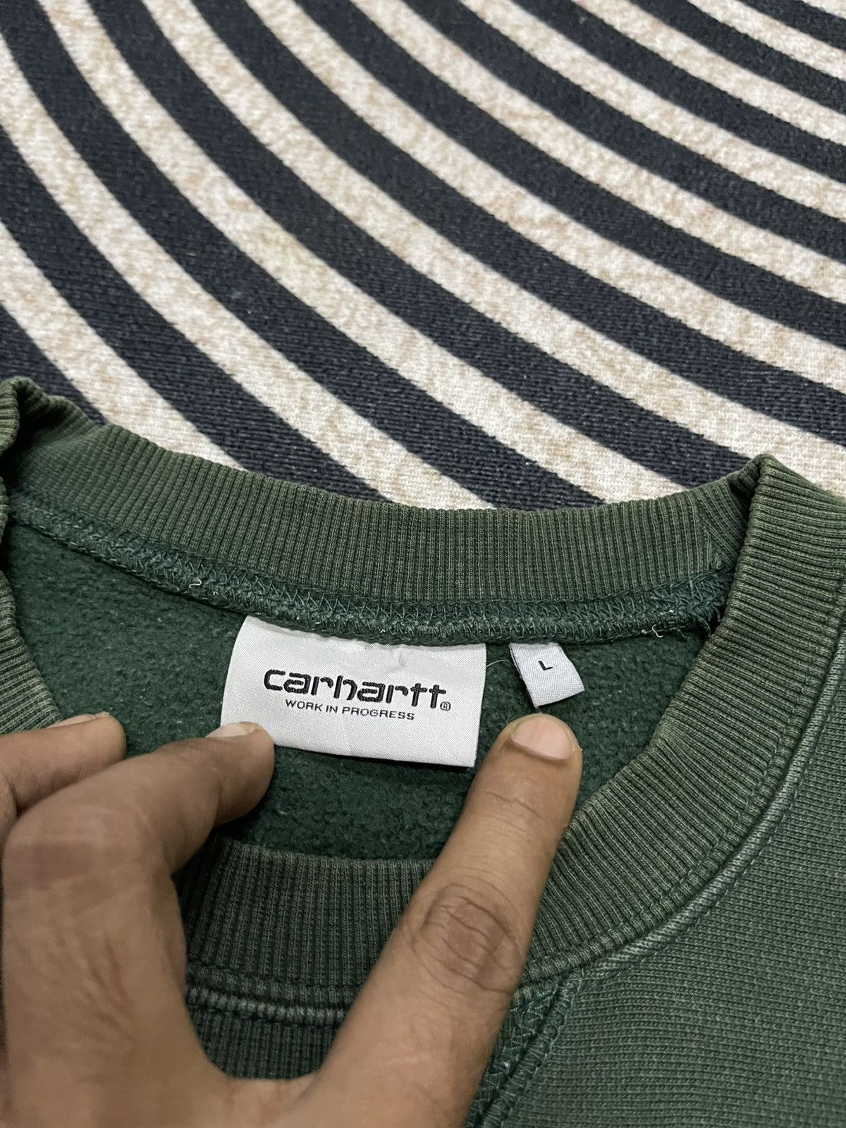 Carhartt Wip 2000s CARHARTT WIP SUN FADED SWEATSHIRT SMALL LOGO Size US L / EU 52-54 / 3 - 14 Thumbnail