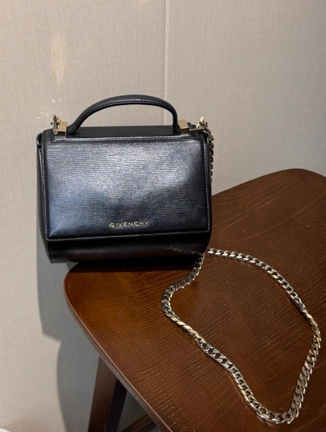 Givenchy Givenchy Pandora Box Black AlienShape Chain DDDD72608 Size ONE SIZE - 1 Thumbnail