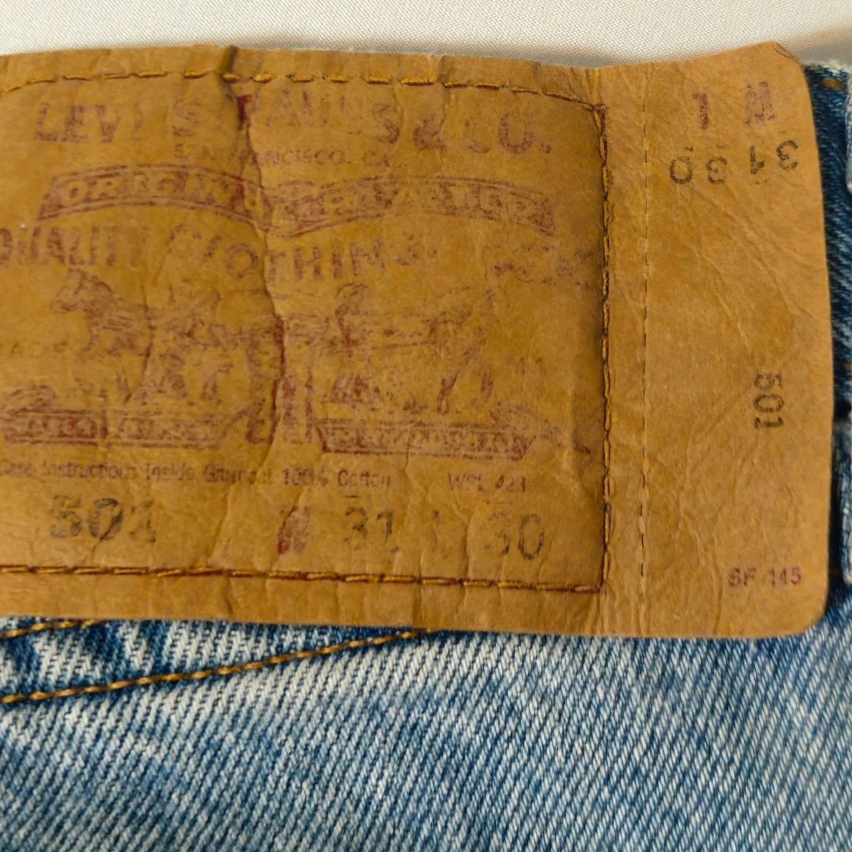 Levi's VINTAGE Levi's 501 Shorts Mens 31 Blue fringe Denim Cut Off Button Fly Raw Hem Regular Rise 90s Grunge Casual Denim Shorts Mens Sized 31 Blue Size US 31 - 5 Thumbnail