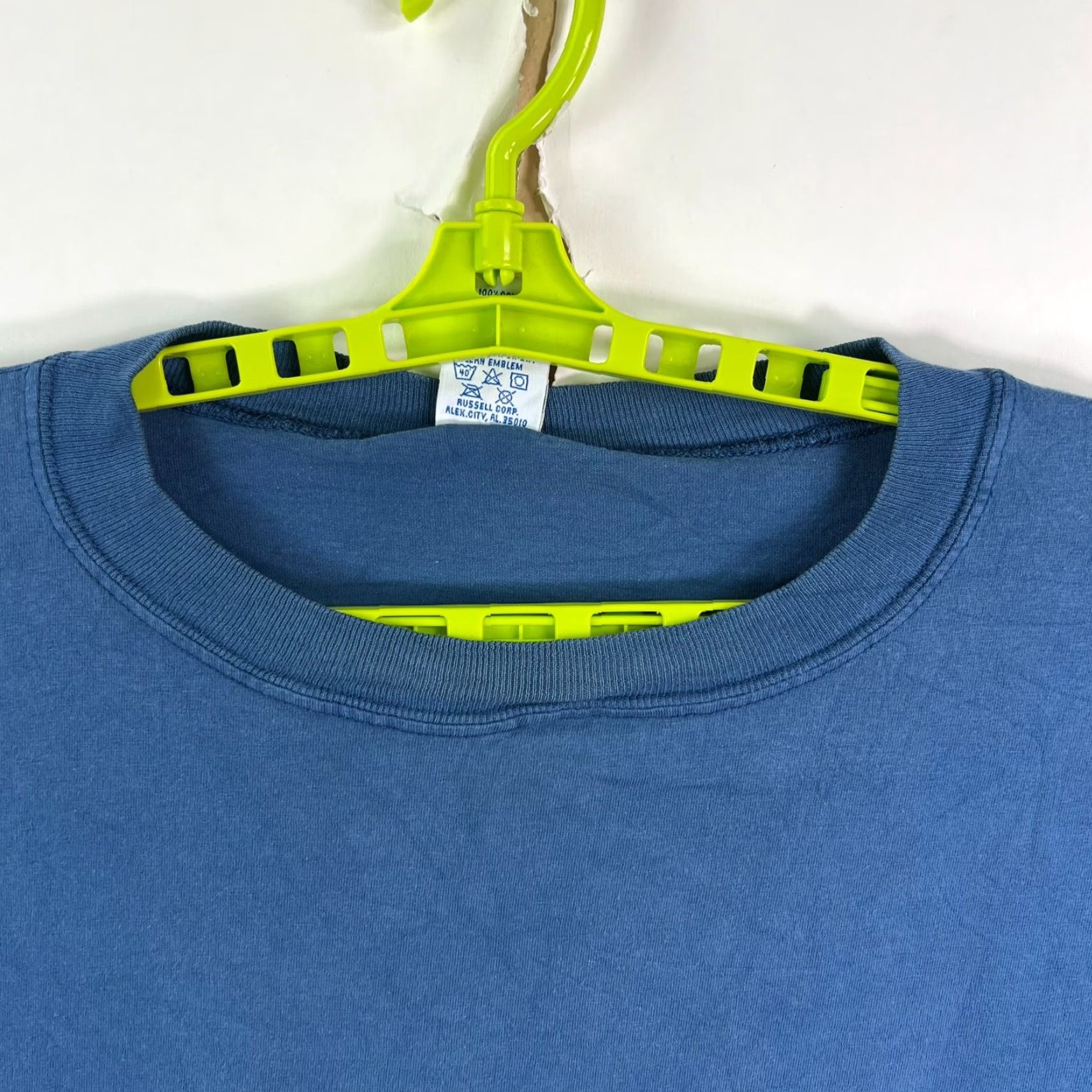 Vintage VINTAGE Russell T-Shirt Mens XL Blue USA Pattern Solid Crew Neck Long Sleeve 54 in Chest 100% Cotton Screen-Printed Logo 1990s Size US XL / EU 56 / 4 - 3 Thumbnail