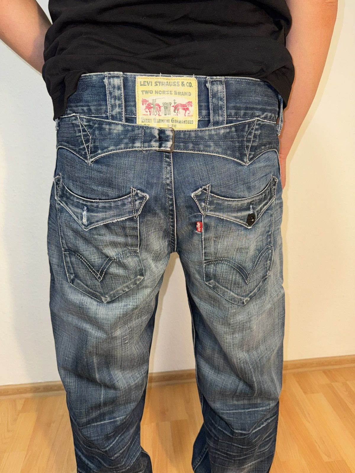 Levi's Two Horse Brand Jeans – L32– Vintage Straight Fit - Main Image