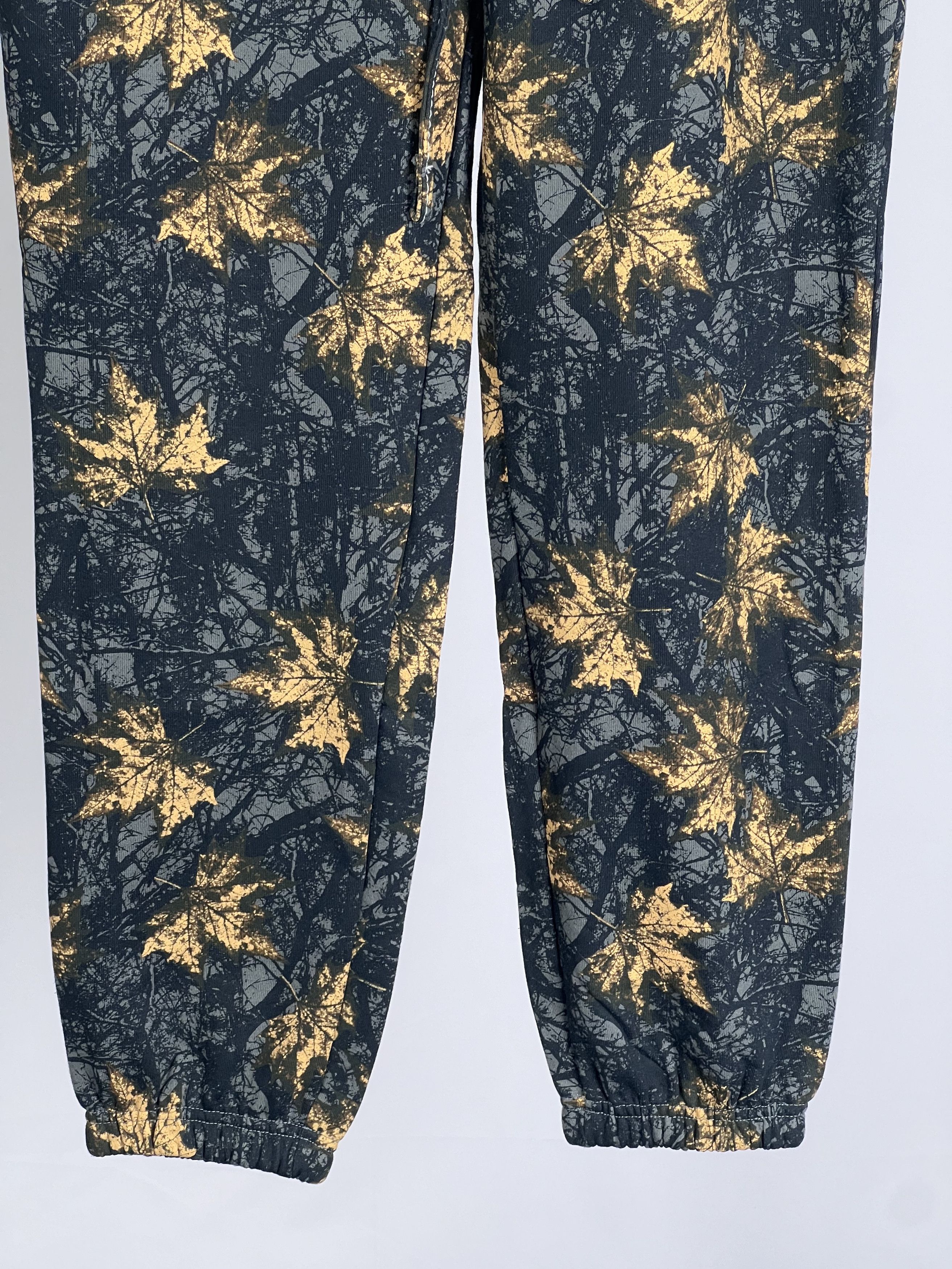 True Religion BRAND NEW BIG T LEAF CAMO LOGO JOGGER SIZE M Size US 32 / EU 48 - 4 Thumbnail