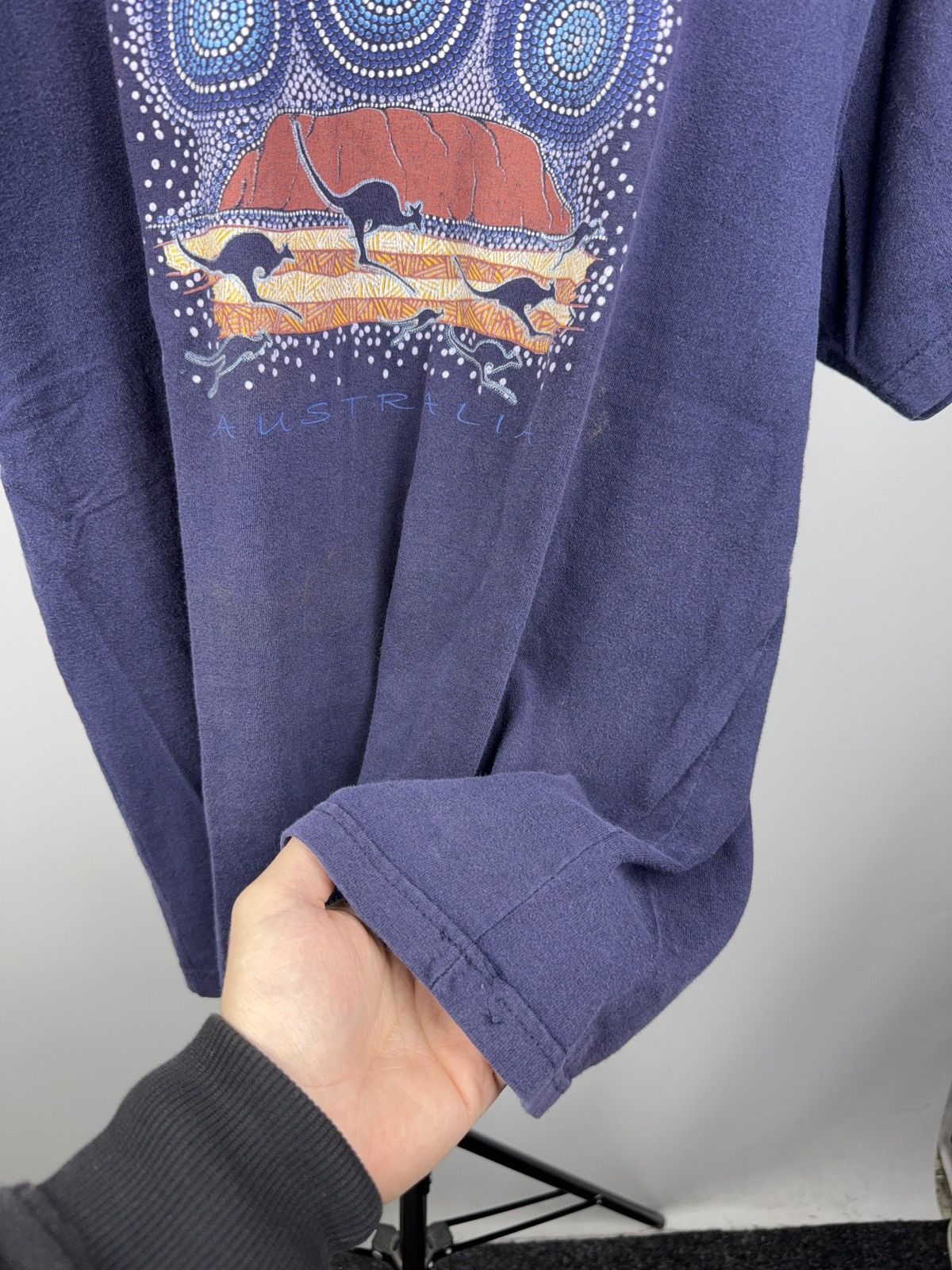 Vintage Vintage 90s Outback Australia Aboriginal Art Kangaroo Tee Size US L / EU 52-54 / 3 - 6 Thumbnail
