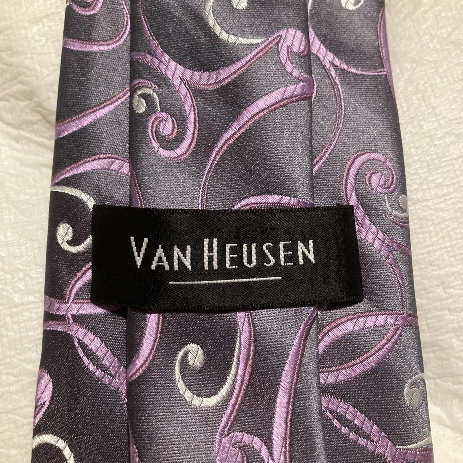 Van Heusen NWOT Van Heusen Tie 100% Silk 58/3.5 Size ONE SIZE - 3 Thumbnail