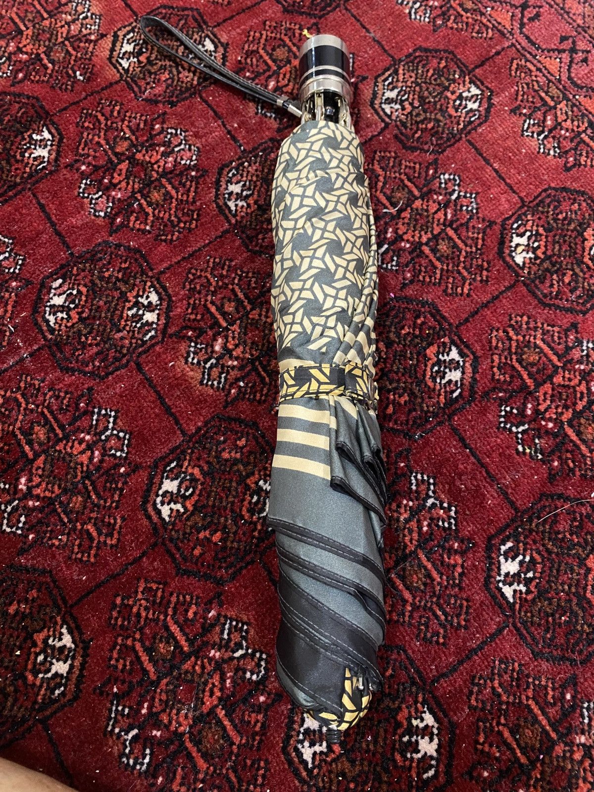 Yves Saint Laurent Vintage over pront Yves Saint Lauren folding umbrella Size ONE SIZE - 9 Thumbnail