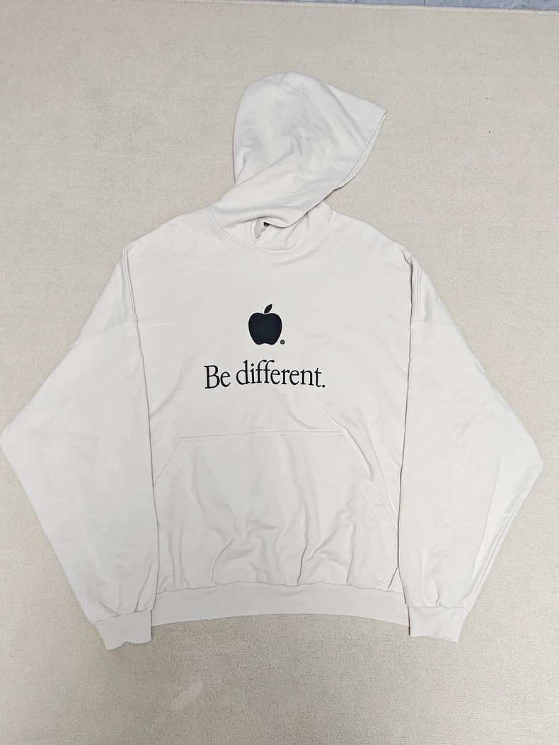Balenciaga Balenciaga Fashion Show Apple Be Different Embroidered Hood Size US S / EU 44-46 / 1 - 1 Thumbnail