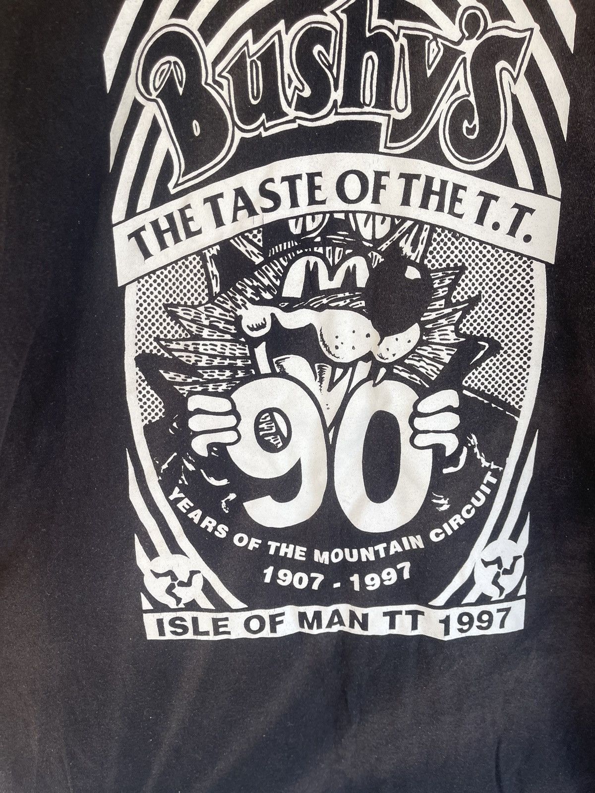 Vintage 1997 Bushys Isle Of Man TT black t-shirt tee Size US XL / EU 56 / 4 - 5 Thumbnail