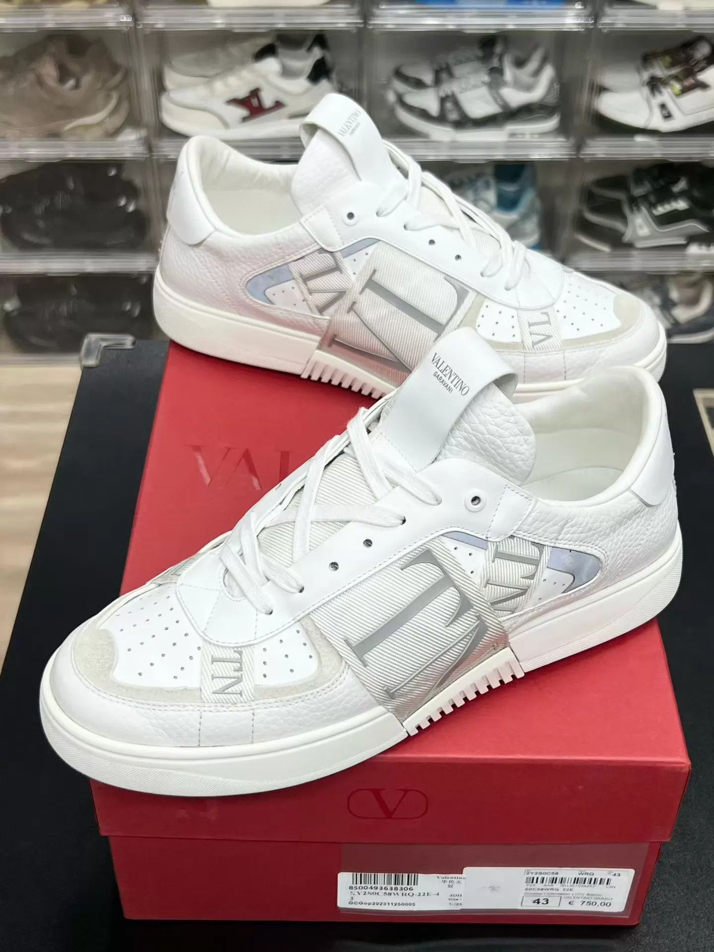 Valentino Valentino Low-Top Sneakers White Size 43 (Original Box) Size US 10 / EU 43 - 1 Thumbnail