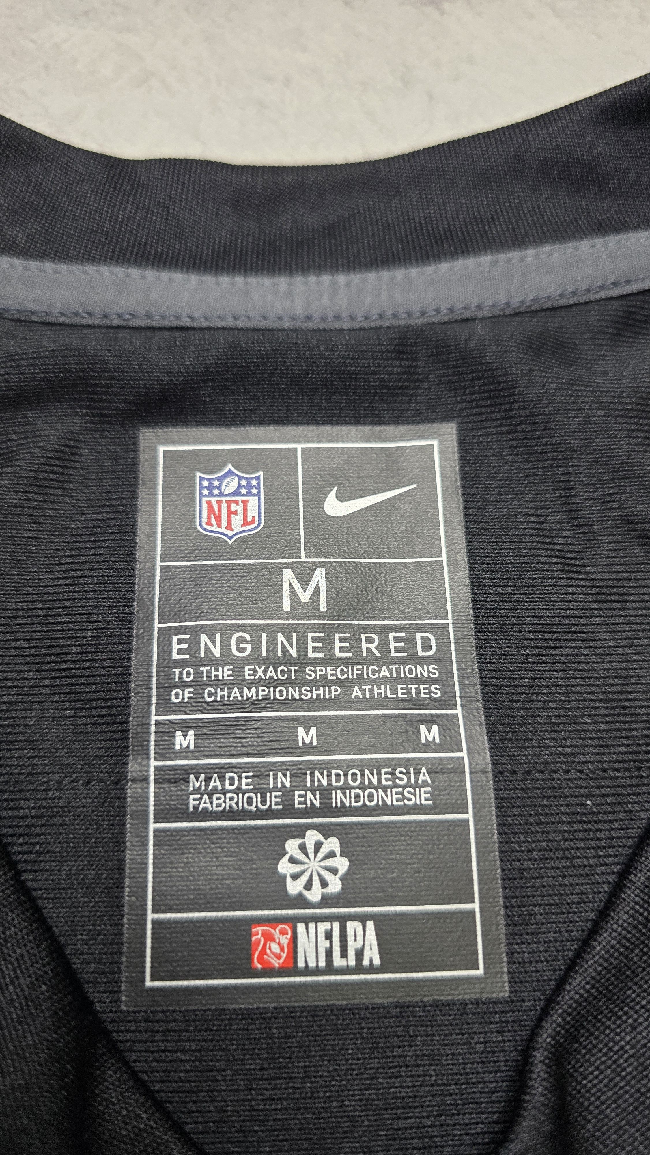 Nike Jalen Hurts #1 Eagles Nike Super Bowl LIX Champions Jersey Size US M / EU 48-50 / 2 - 17 Thumbnail