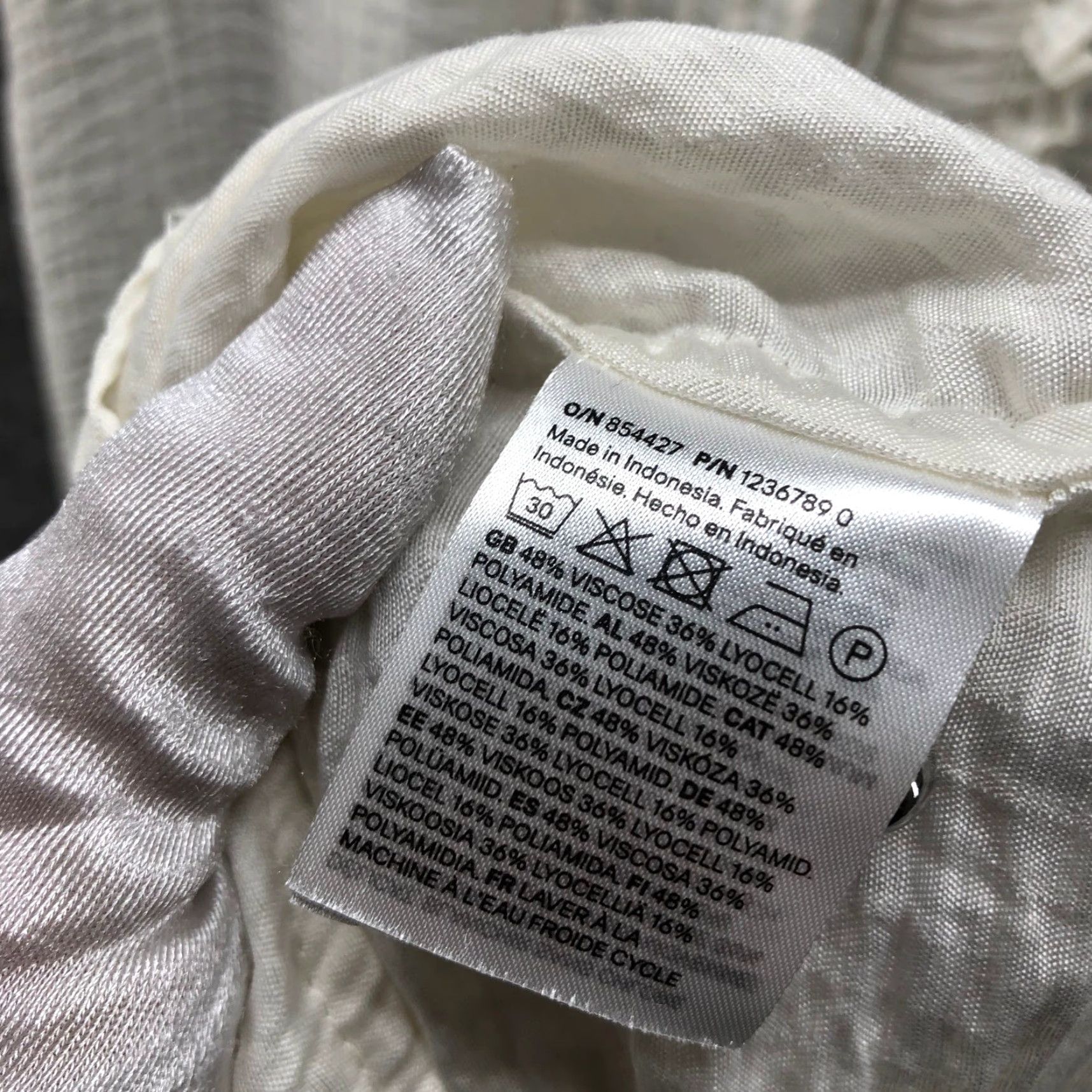 H&M VINTAGE HM Sleeveless Ruffle Midi Shirt Dress XL Ivory Crinkle Lyocell Blend Seersucker Shirt Dress Women XL White Bohemian Peasant 90s? Size XL / US 12-14 / IT 48-50 - 4 Thumbnail