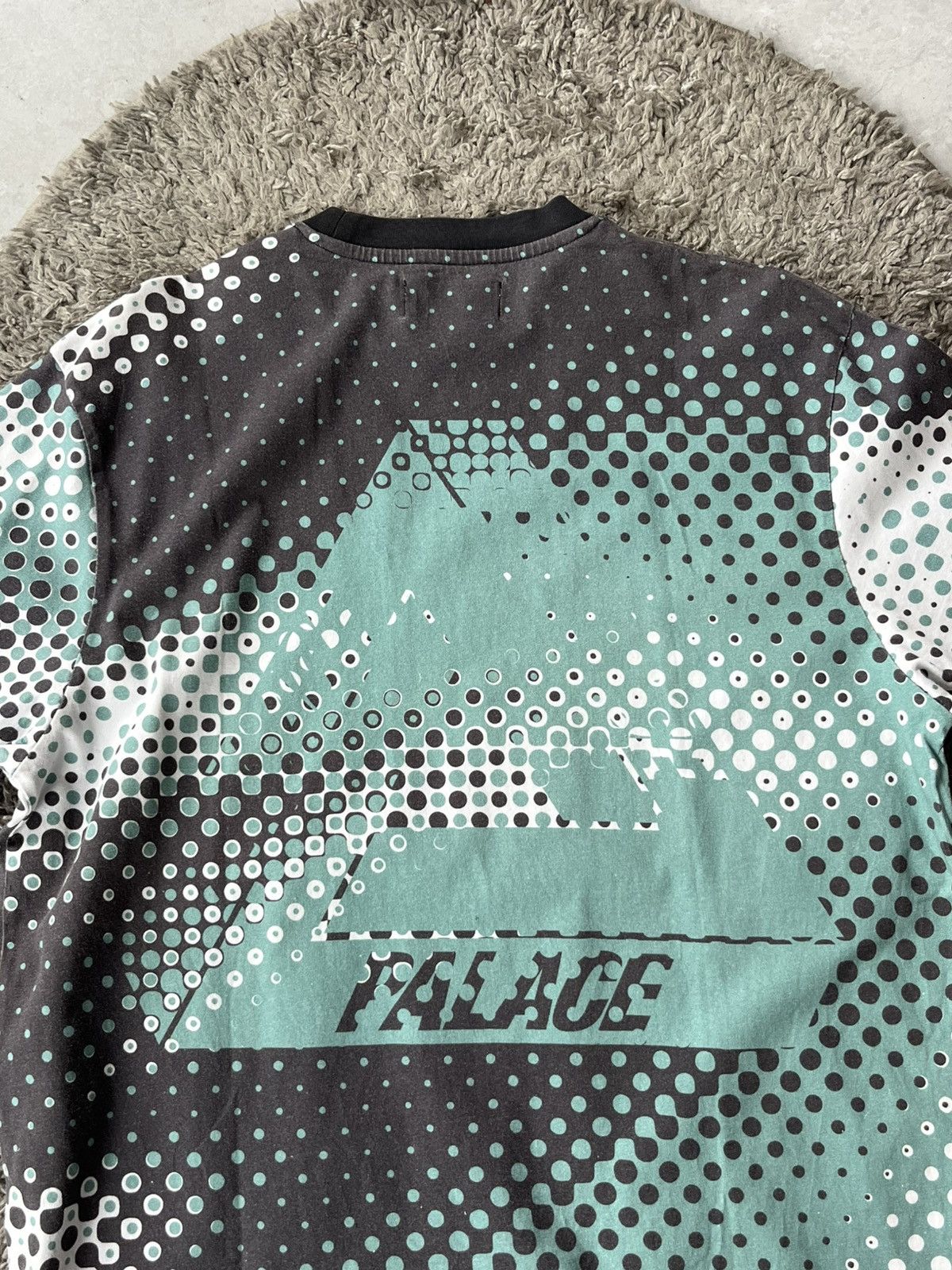 Palace Streetwear Tee Palace BIG LOGO Multi color Size US L / EU 52-54 / 3 - 8 Thumbnail