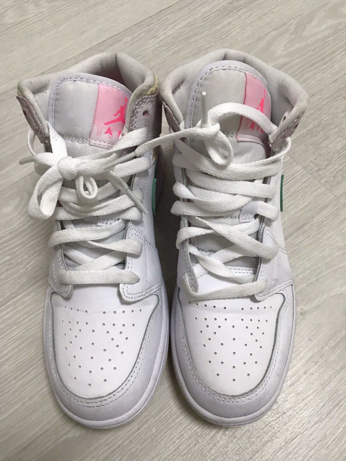 Nike Air Jordan 1 Mid Paint Drip