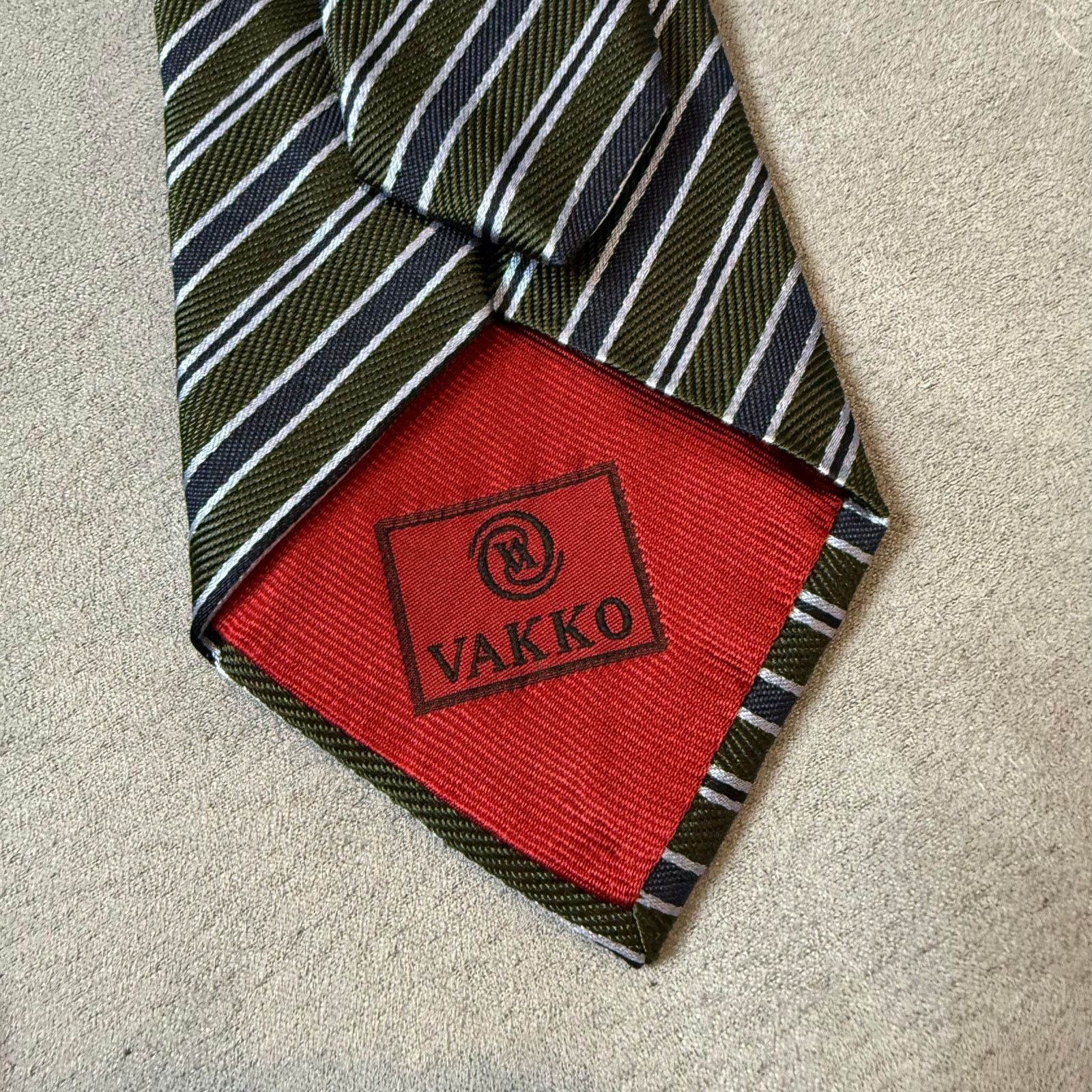 Other Vakko Tie 100% Silk Diagonal Stripe Green Blue Size ONE SIZE - 4 Thumbnail