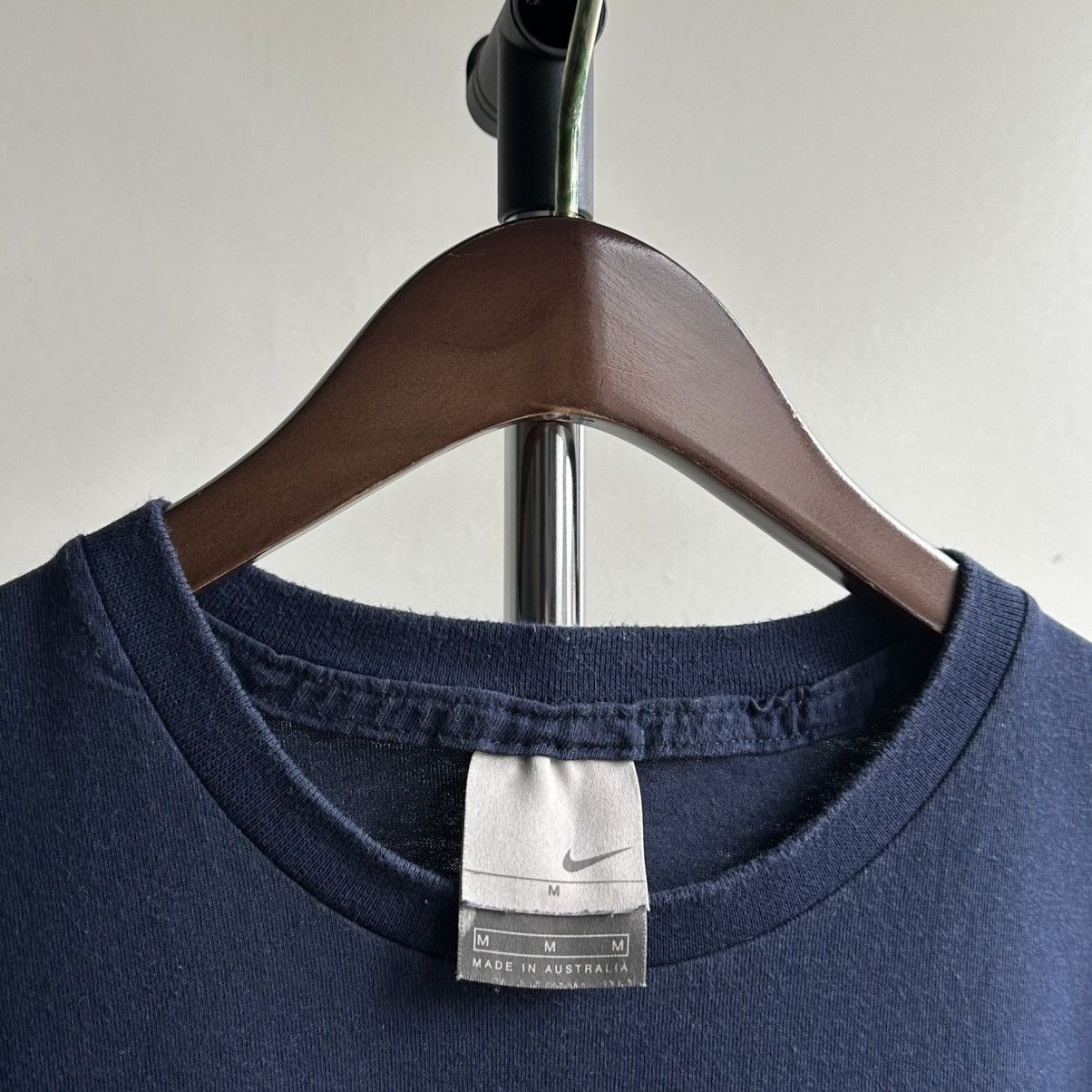 Nike × Vintage VINTAGE Y2K NIKE CENTER LOGO BIG SWOOSH TEE Size US M / EU 48-50 / 2 - 3 Thumbnail