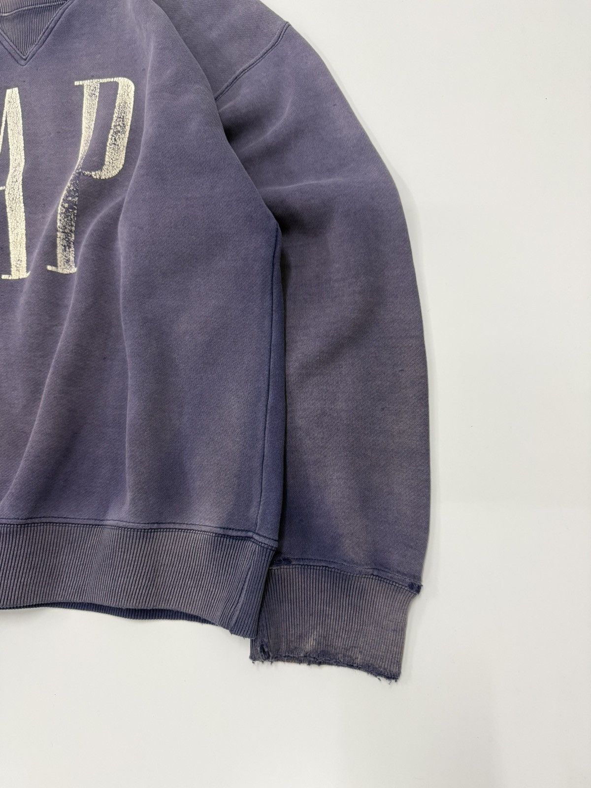 Gap 🔥90s GAP iConic logo Kanye West Super Distressed Sweatshirt Size US M / EU 48-50 / 2 - 2 Thumbnail