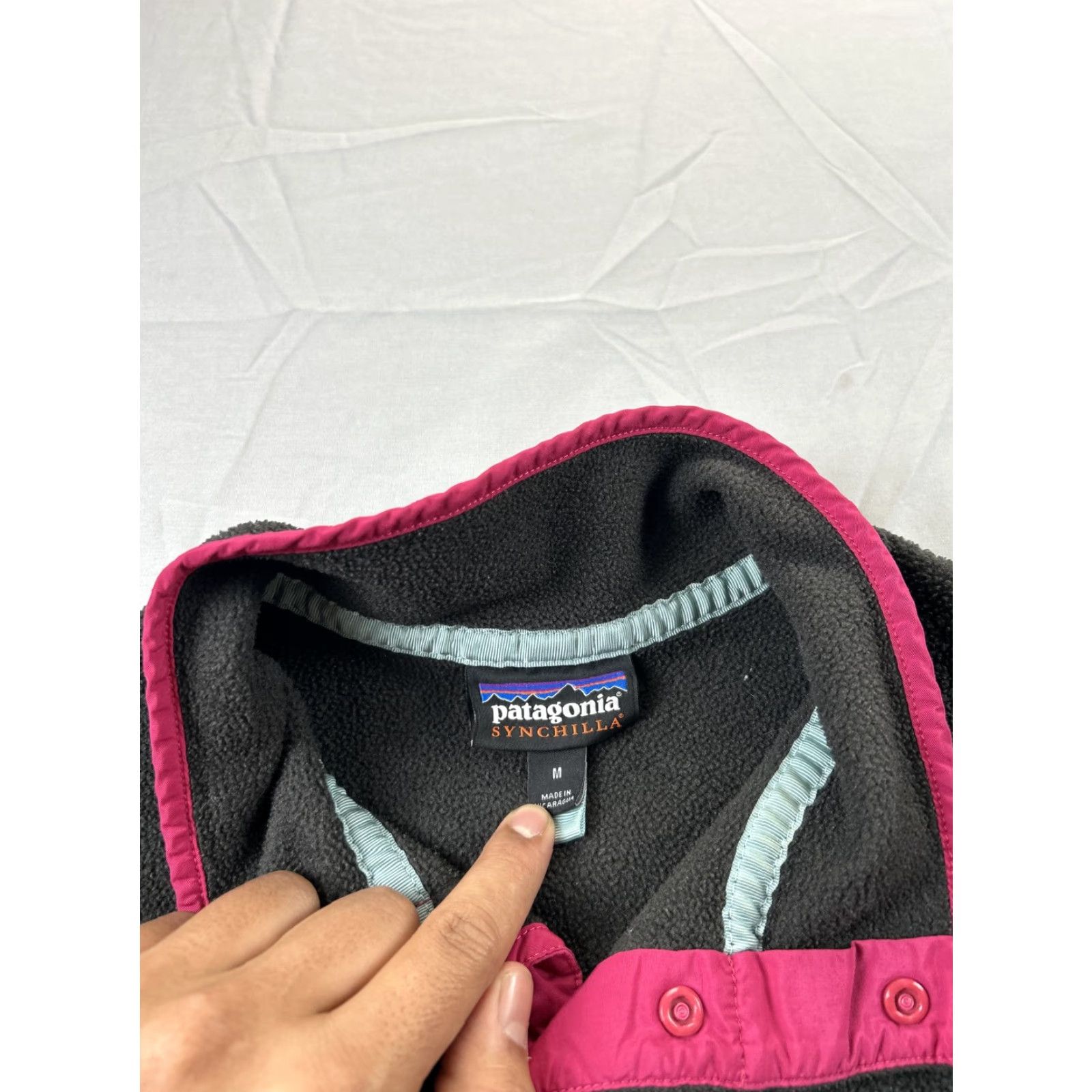 Patagonia Patagonia Synchilla Sweater Women's Medium Charcoal Gray Fleece Snap Pullover Size M / US 6-8 / IT 42-44 - 4 Thumbnail