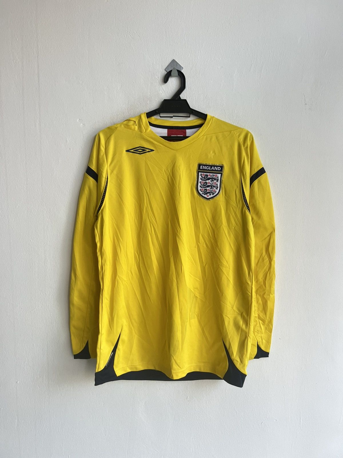 Umbro Vintage Original 2006-07 Umbro England Goalkeeper Jersey 3rd Size US M / EU 48-50 / 2 - 1 Thumbnail