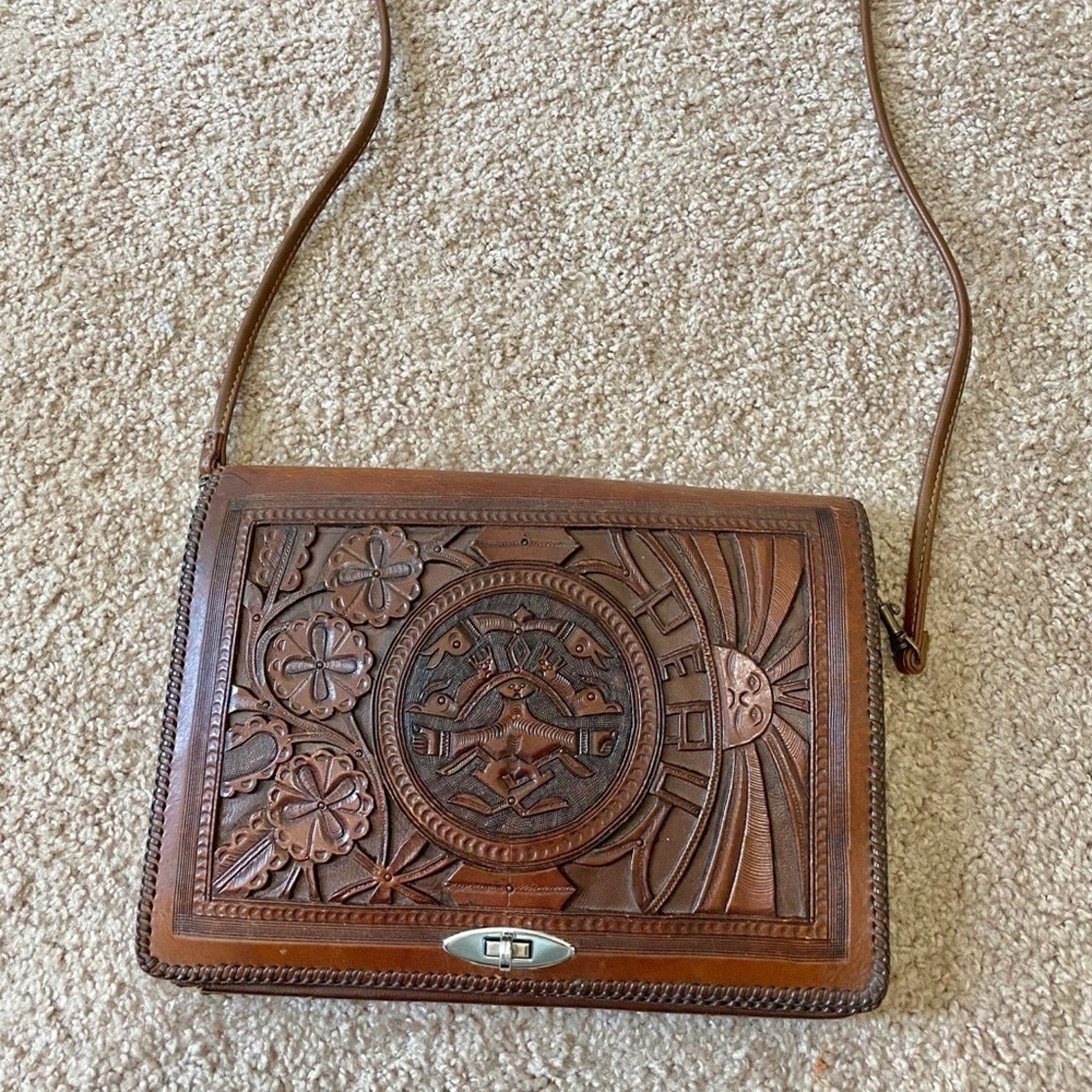 Vintage Vintage Brown Leather Hand Tooled Purse Size ONE SIZE - 1 Thumbnail