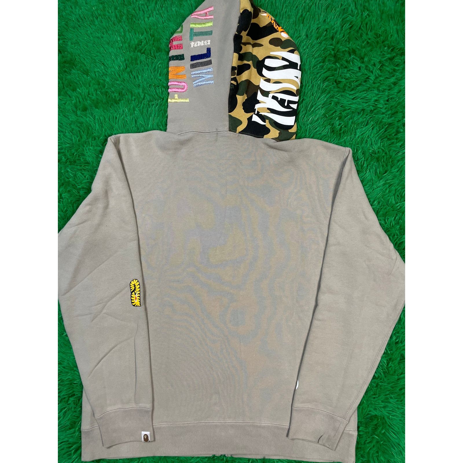 Bape BAPE Tiger Zip Up Cream size:XXXL Used Size US XXL / EU 58 / 5 - 2 Thumbnail
