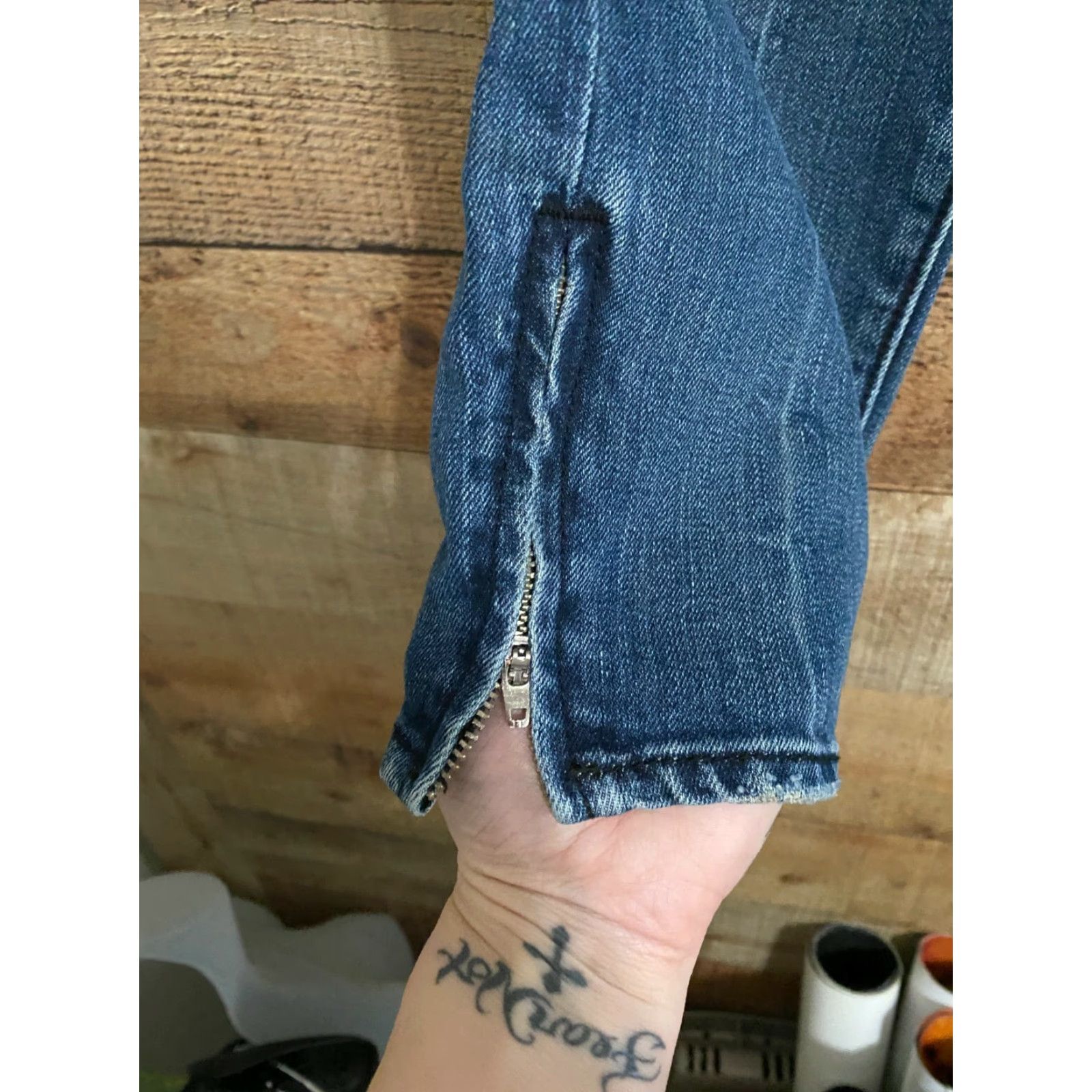 Express Rerock For Express 29 Skinny Crop Jeans Women Dark Wash Denim Regular Zip Low Rise 6.5-8.5in Blue Jeans tapered Size 29" - 2 Thumbnail