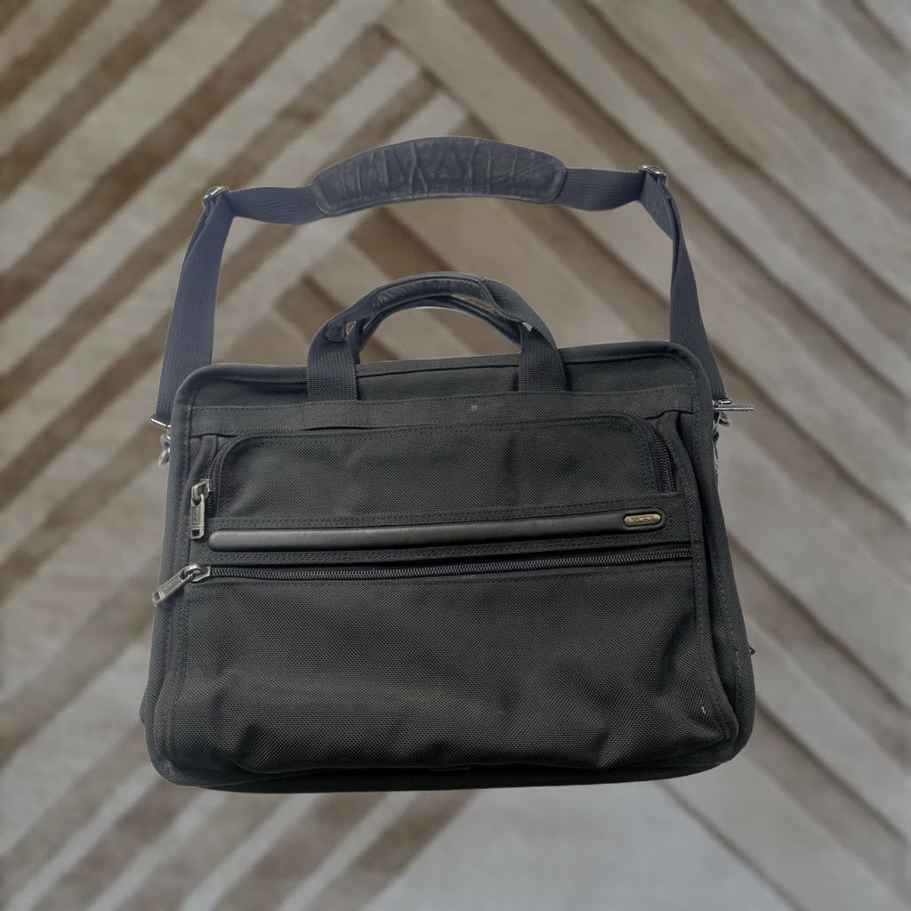 Tumi TUMI 26130D4 ESSENTIAL BRIEF FXT Ballistic Nylon Laptop Briefcase Black Messenger Bag Size US 31 - 1 Thumbnail