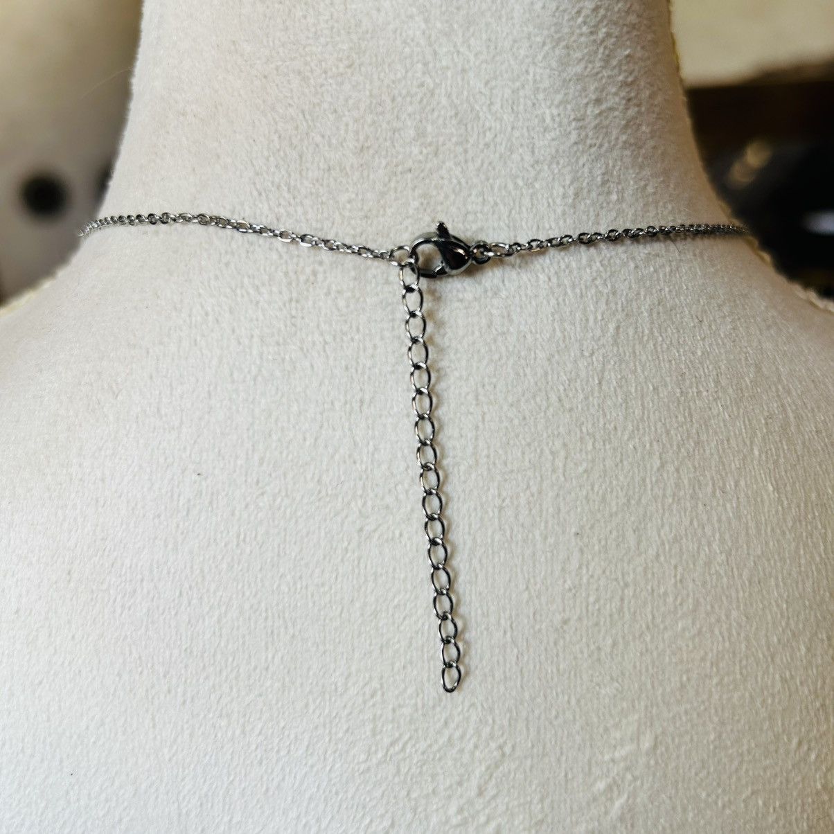 Handmade Handcrafted faceted crystal vintage lucite pendant necklace Size ONE SIZE - 5 Thumbnail