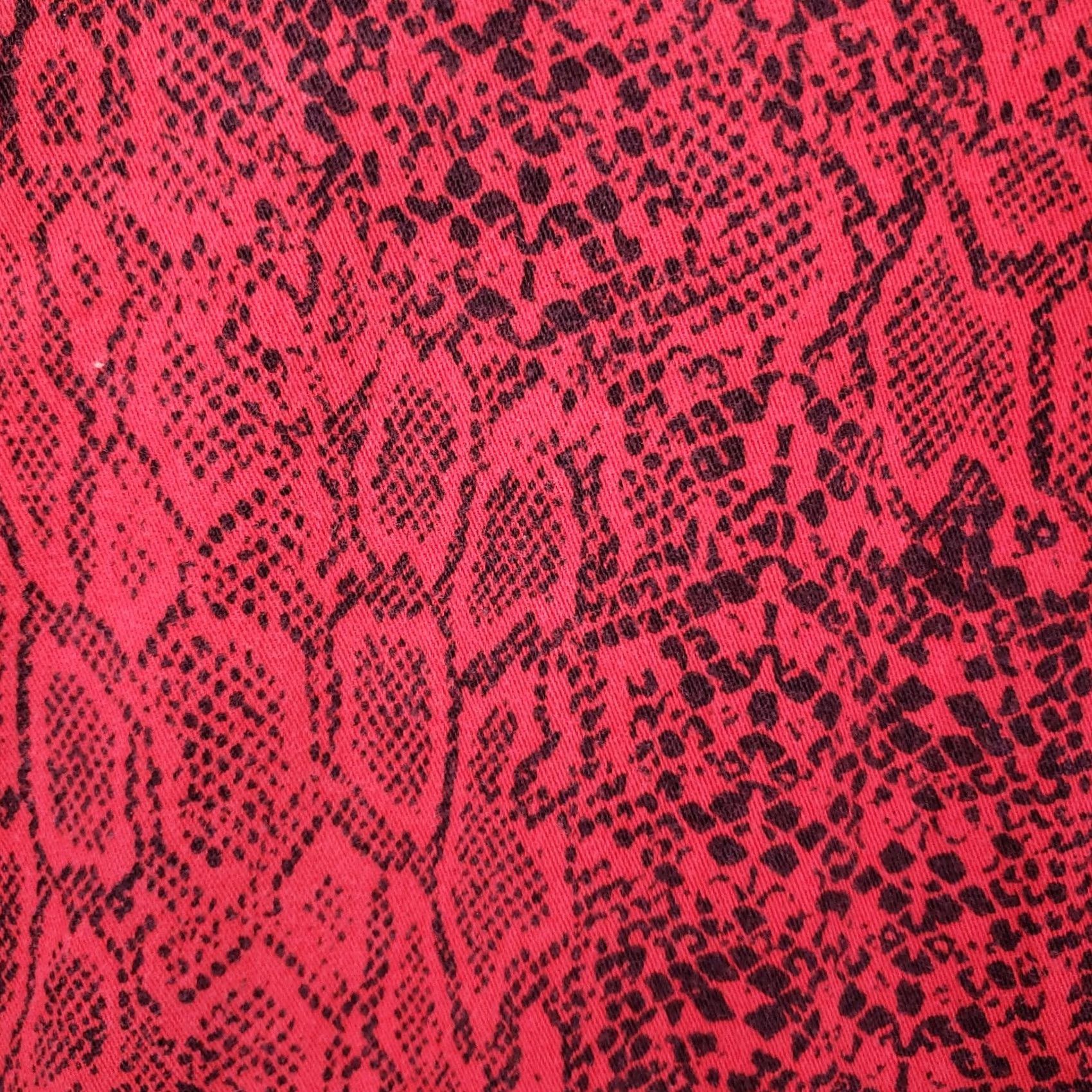 Vintage Chicos Pants Women 16 Red Cropped High Rise Animal Print Snakeskin Pockets Stretch Size 38" / US 16 / IT 52 - 4 Thumbnail