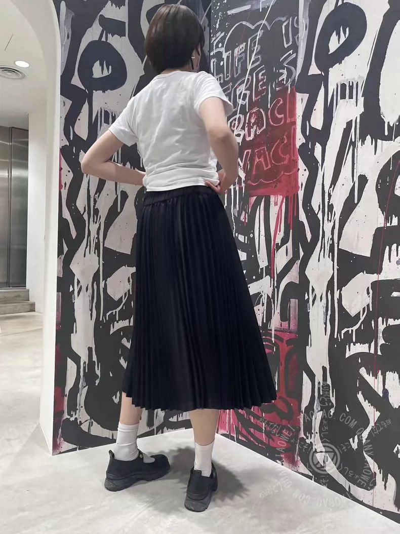 Comme des Garcons Comme Des Garcons Spring/Summer Fine Pleated Skirt Size S / US 4 / IT 40 - 2 Thumbnail