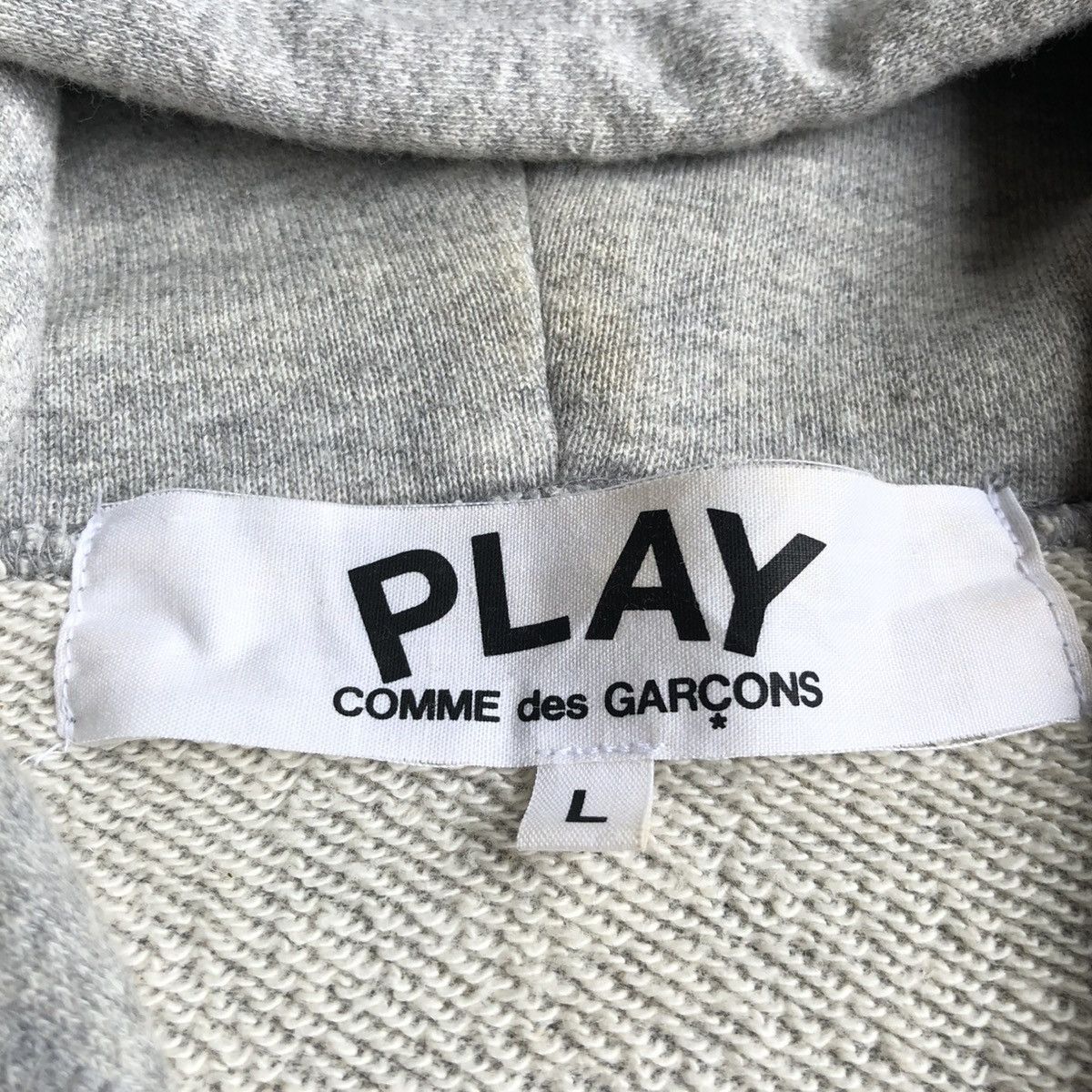Comme des Garcons PLAY 🇯🇵AD 2017 Comme Des Garcons Play Small Hearts Ziphoodie Grey Size US L / EU 52-54 / 3 - 16 Thumbnail