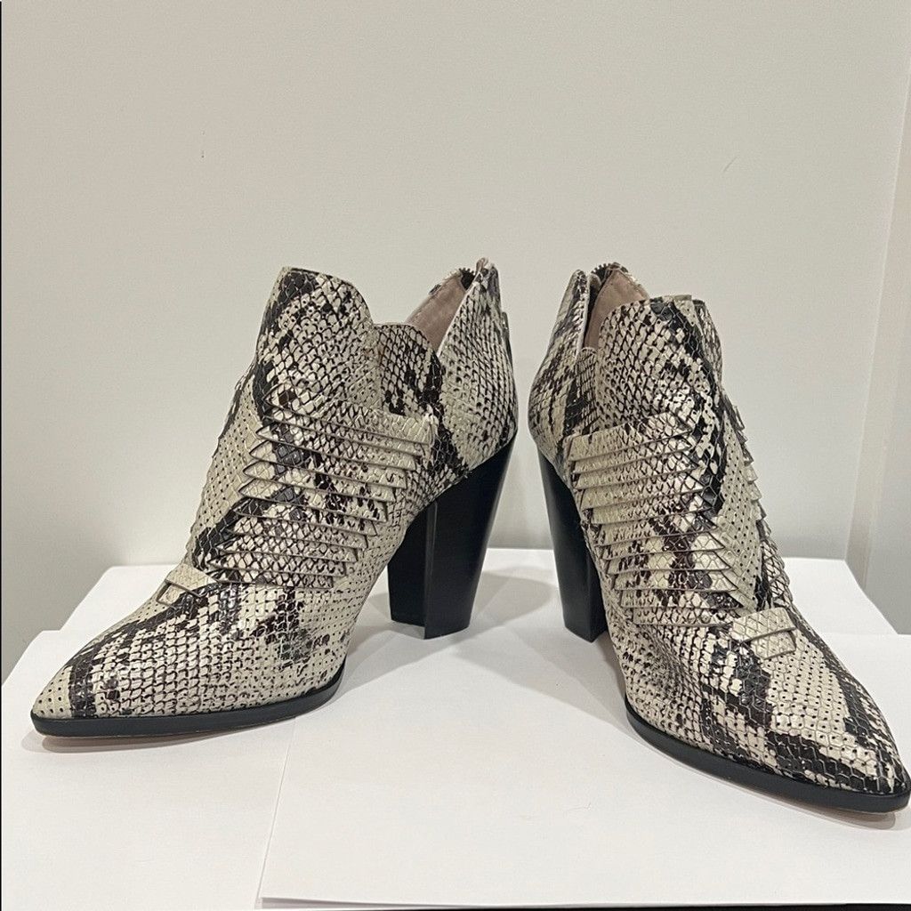 Vince Camuto Vince Camuto Black and Cream Snakeskin Heeled Boots Size US 6 / IT 36 - 1 Thumbnail