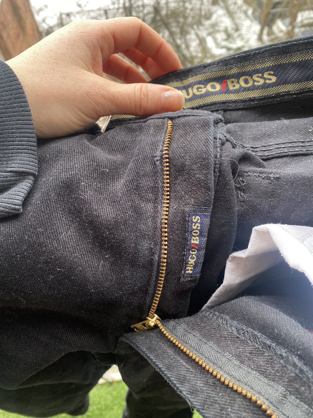 Hugo Boss Velvety type Hugo Boss pants size 30 Size 30" / US 8 / IT 44 - 9 Thumbnail