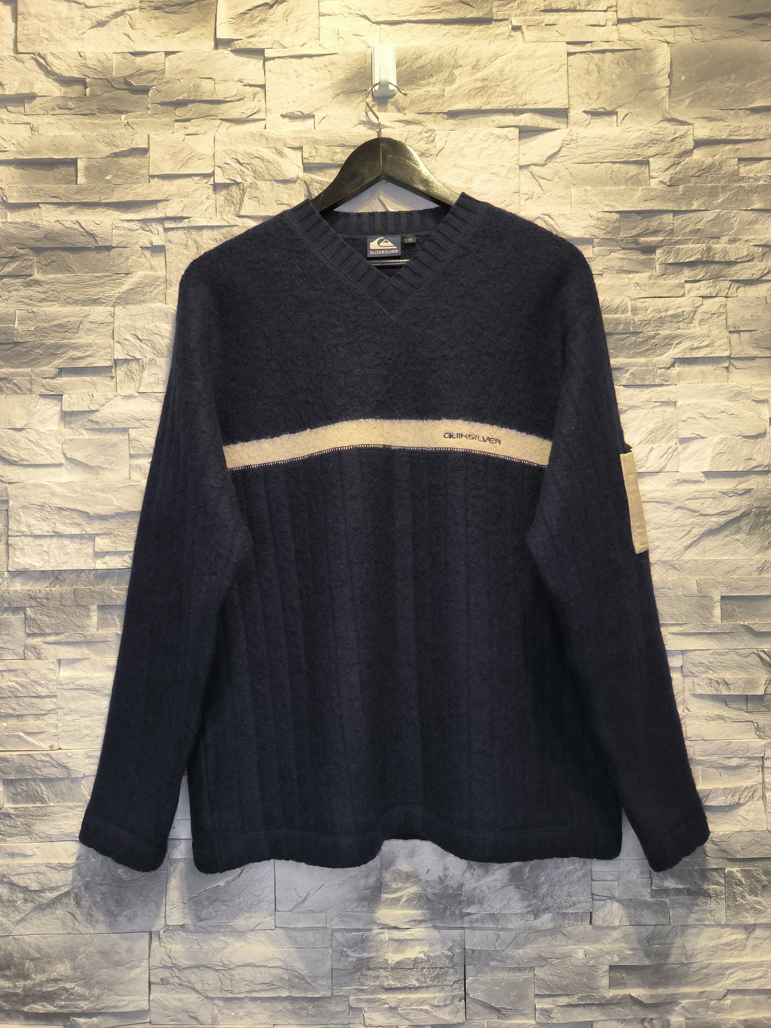 Quiksilver × Vintage Vintage Quiksilver Wool Knitwear Sweater V Neck Logo Size US S / EU 44-46 / 1 - 1 Thumbnail