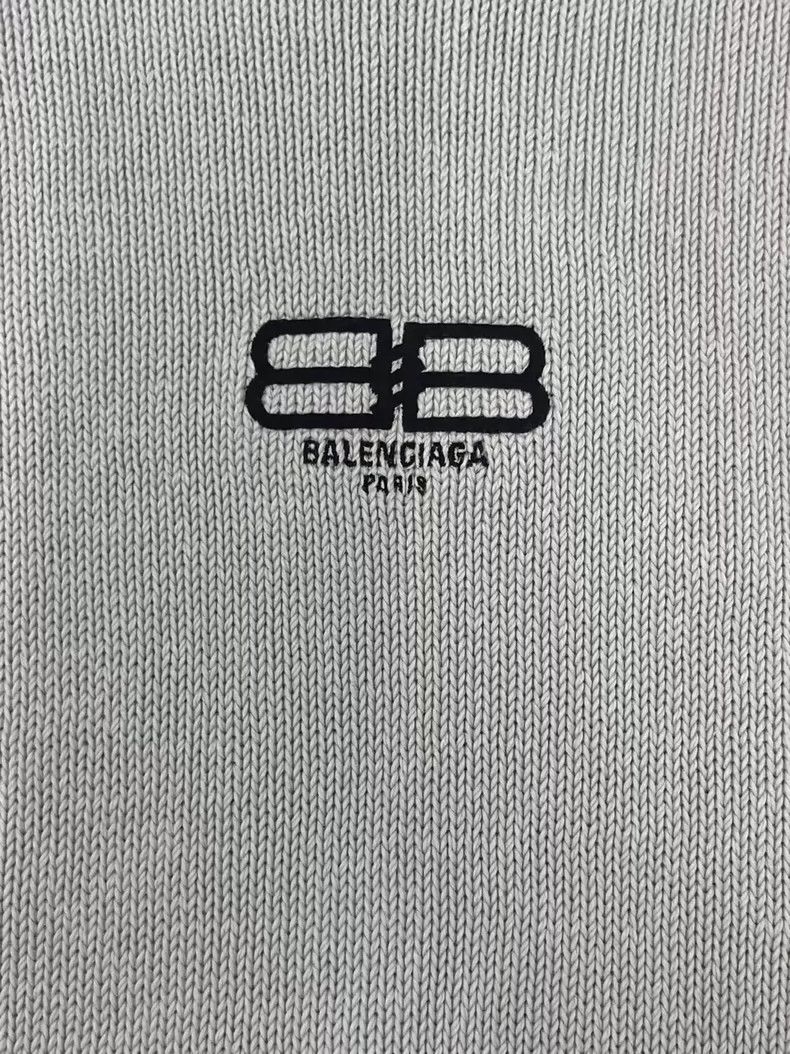 Balenciaga Balenciaga Solid crewneck long-sleeve pullover with embroi Size US S / EU 44-46 / 1 - 5 Thumbnail