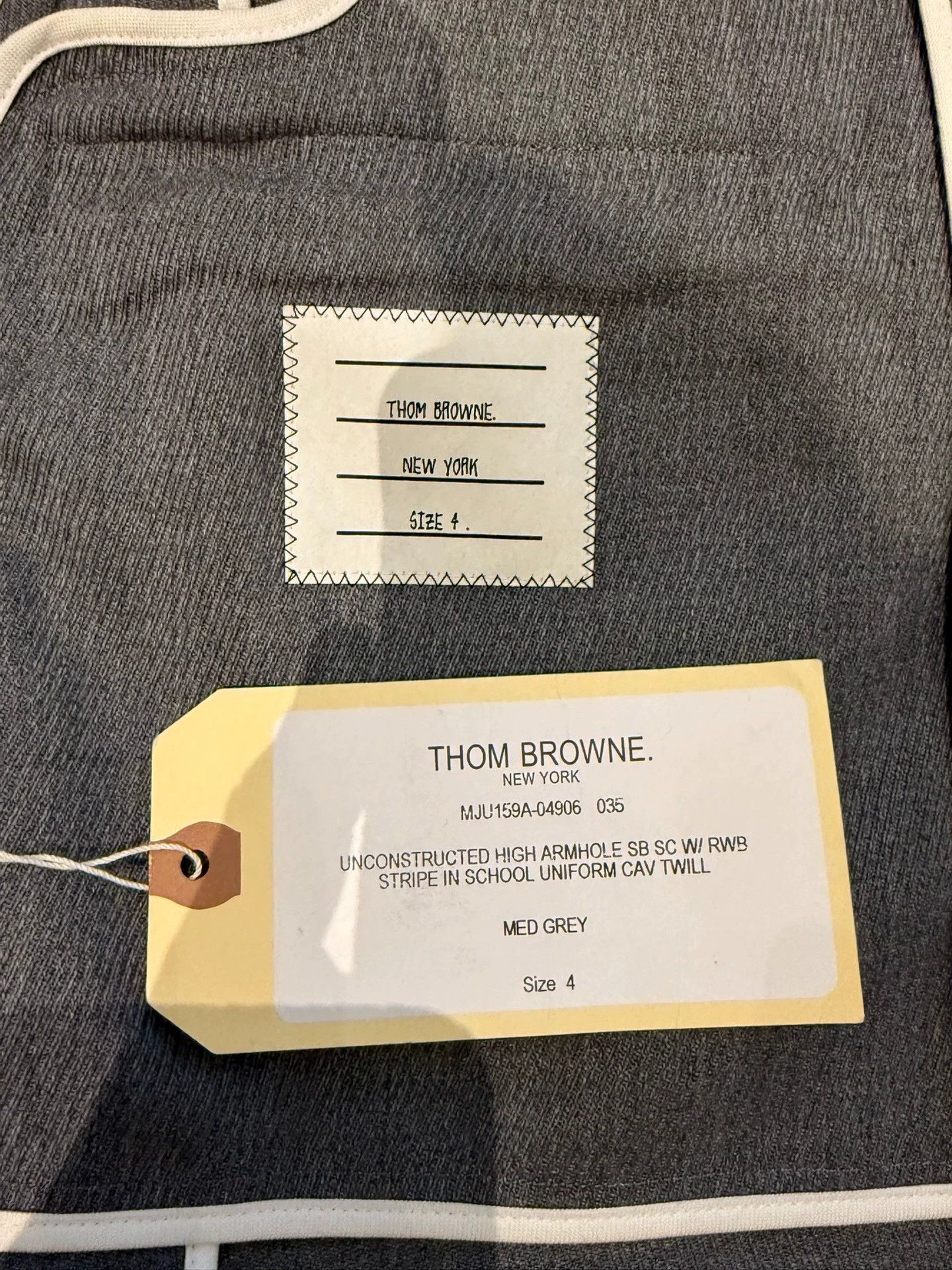 Thom Browne Thom Browne Tricolor Neck Slim Suit Mid-Gray Size4 Size US XL / EU 56 / 4 - 4 Thumbnail