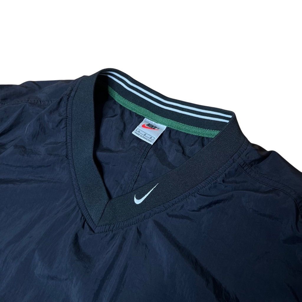 Nike × Vintage Vintage Y2K Nike White Tag Windbreaker V-Neck Black Vest L Size US L / EU 52-54 / 3 - 3 Thumbnail