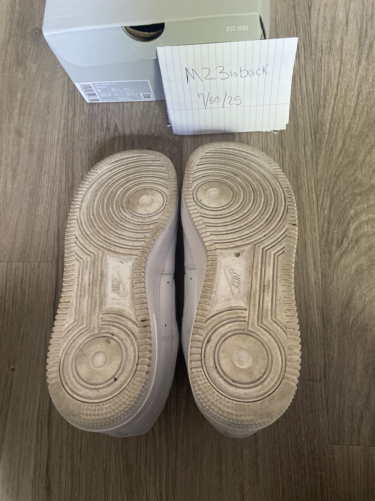 Nike White air force 1 07’ Size US 9 / EU 42 - 4 Thumbnail