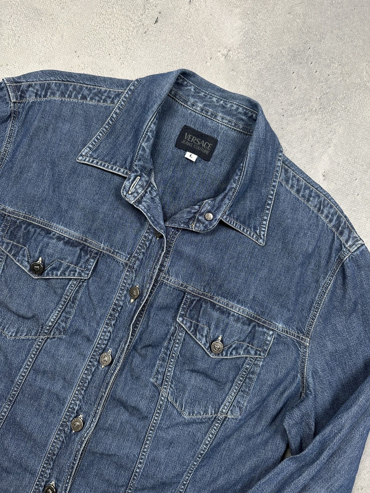 Versace Jeans Couture Versace Jeans Couture Vintage Medusa Button Denim Shirt 90s Size L / US 10 / IT 46 - 5 Thumbnail