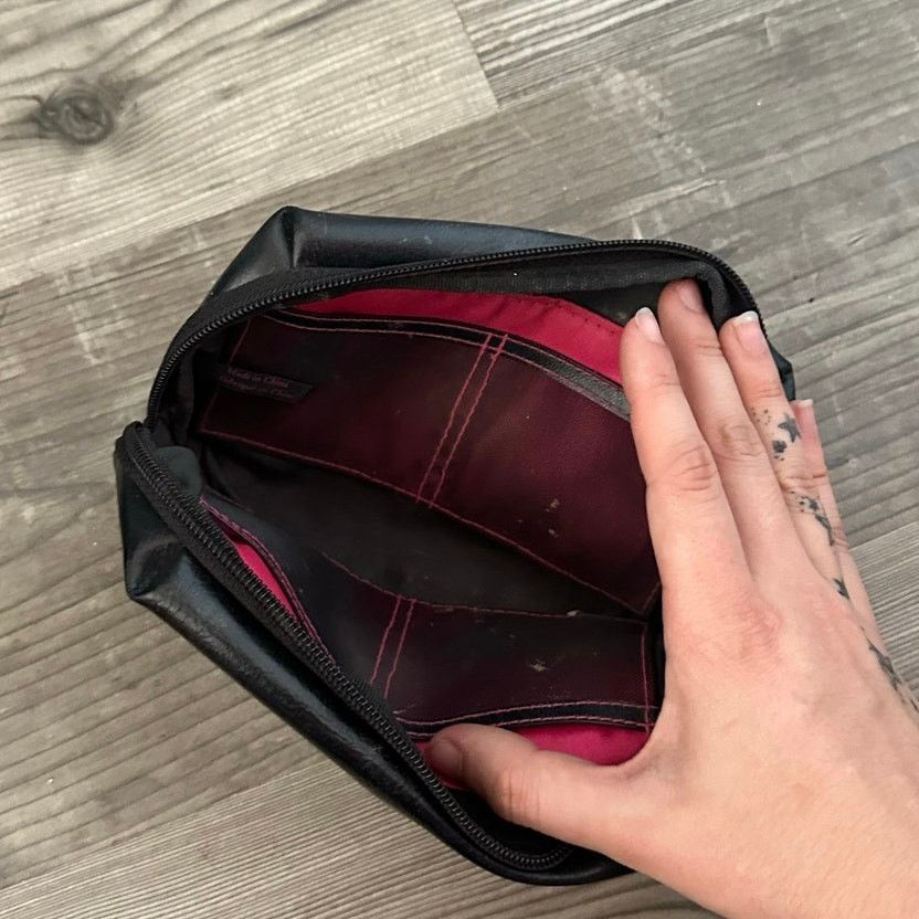 Other mary kay black pleather makeup bag Size ONE SIZE - 3 Thumbnail