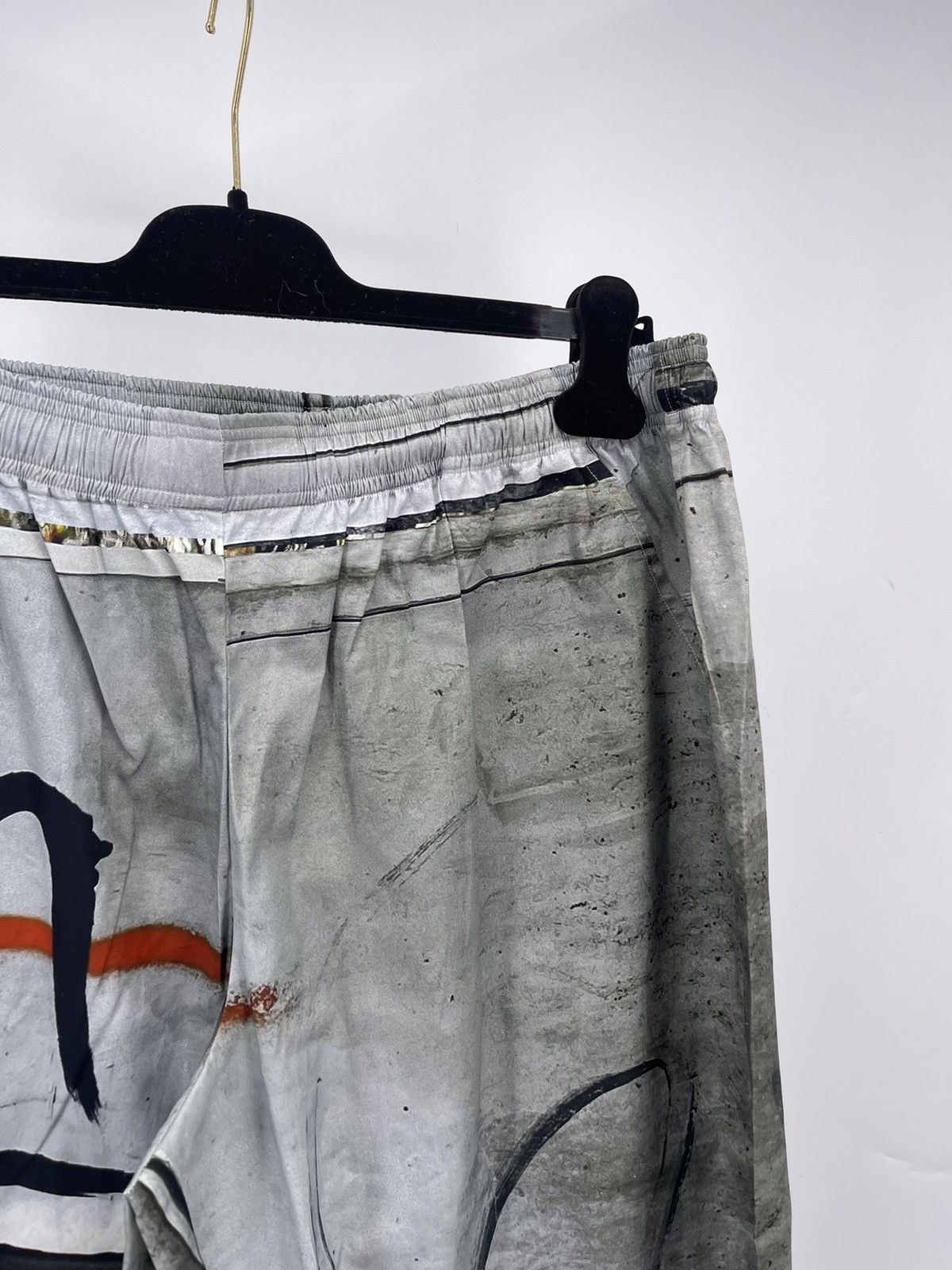 Vetements Vetements Graffiti Pants size M Size US 32 / EU 48 - 2 Thumbnail