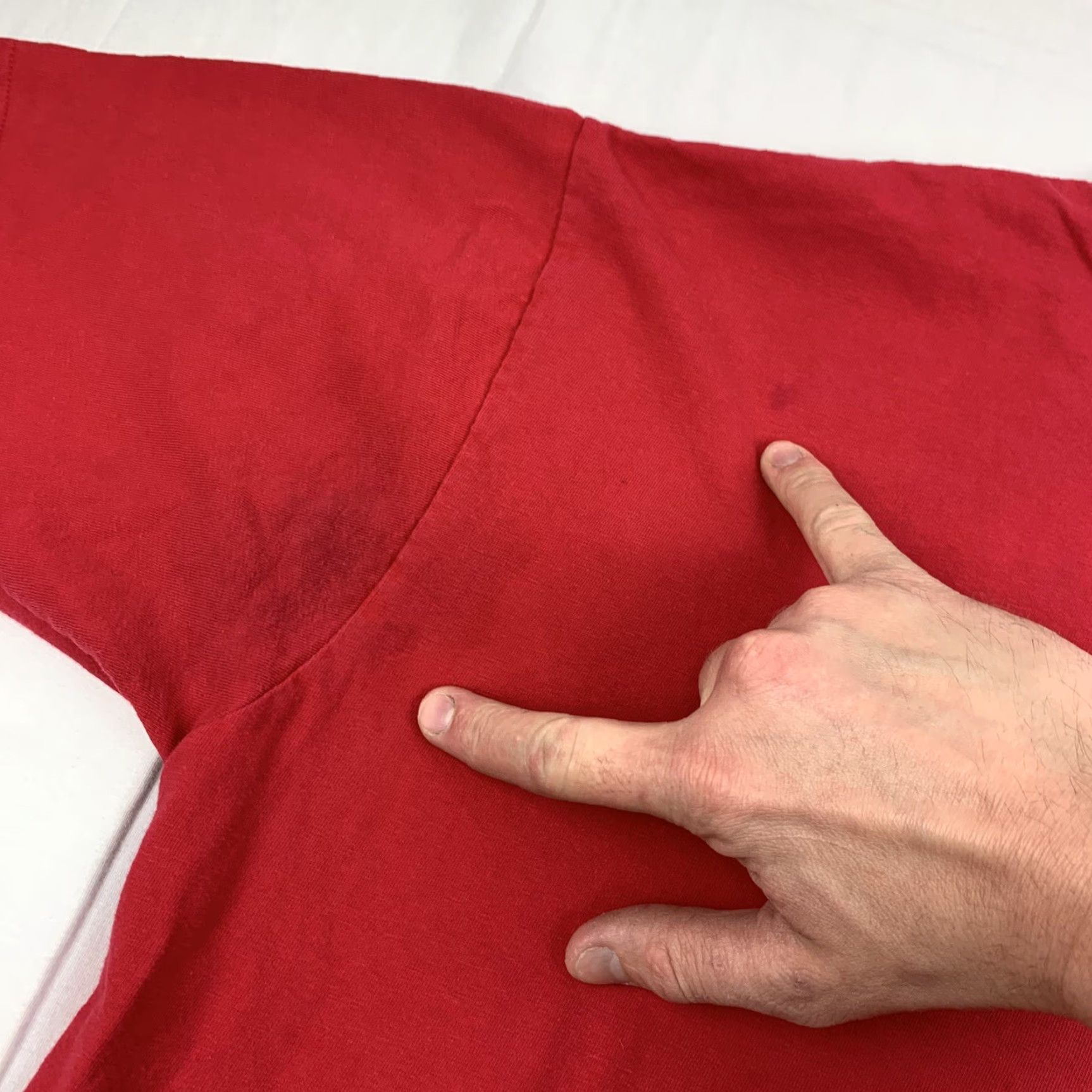 Tommy Hilfiger VINTAGE Tommy Hilfiger Tommy Jeans T-Shirt Adult L Red 90s Y2K Mens Tee Size US L / EU 52-54 / 3 - 5 Thumbnail